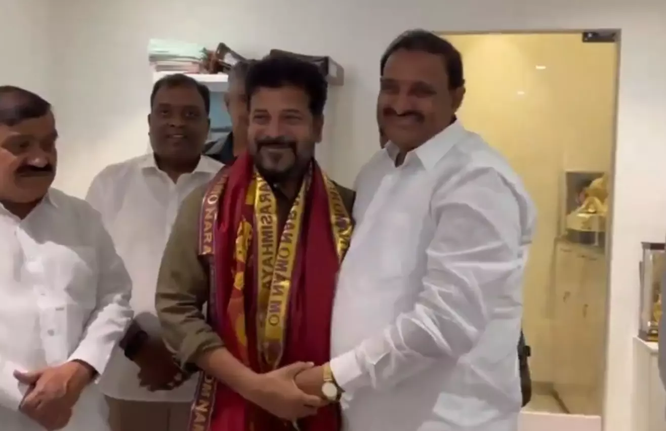 Telangana: BRS MLA Arekapudi Gandhi jumps ship, joins Congress