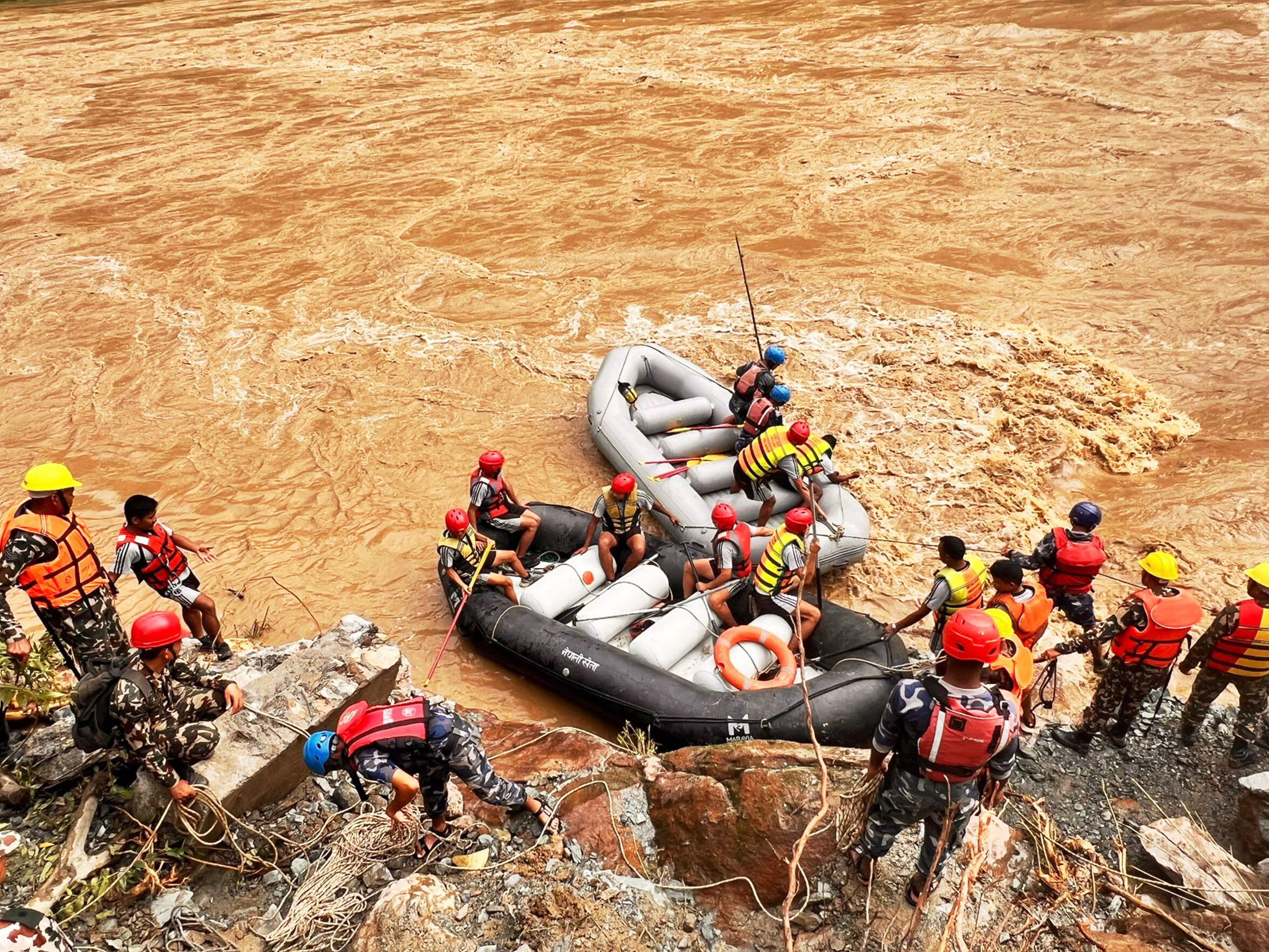 Nepal, River, Rescue, Buses swept away