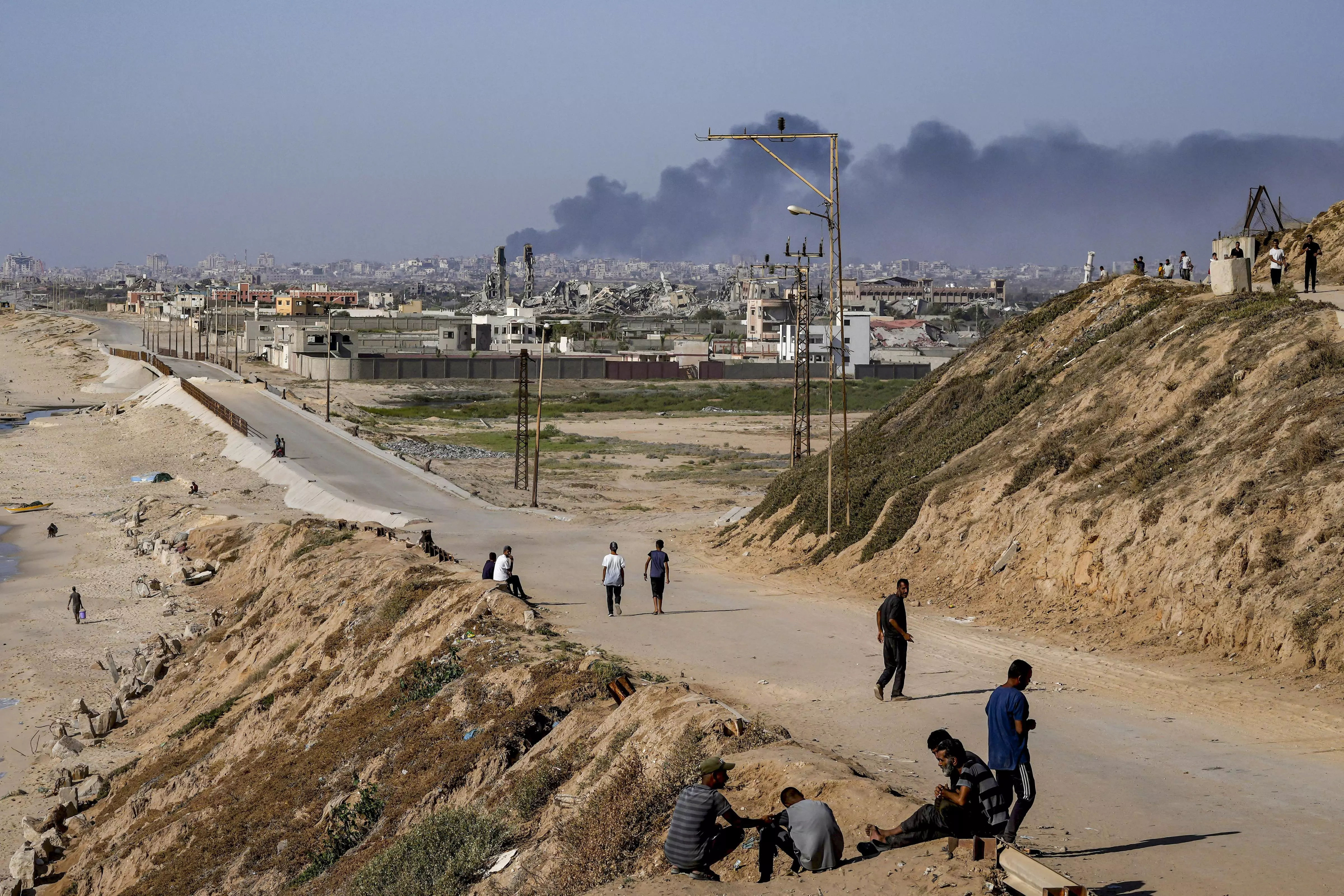 Israeli attack leaves 71 dead, 289 injured in southern Gaza Strip