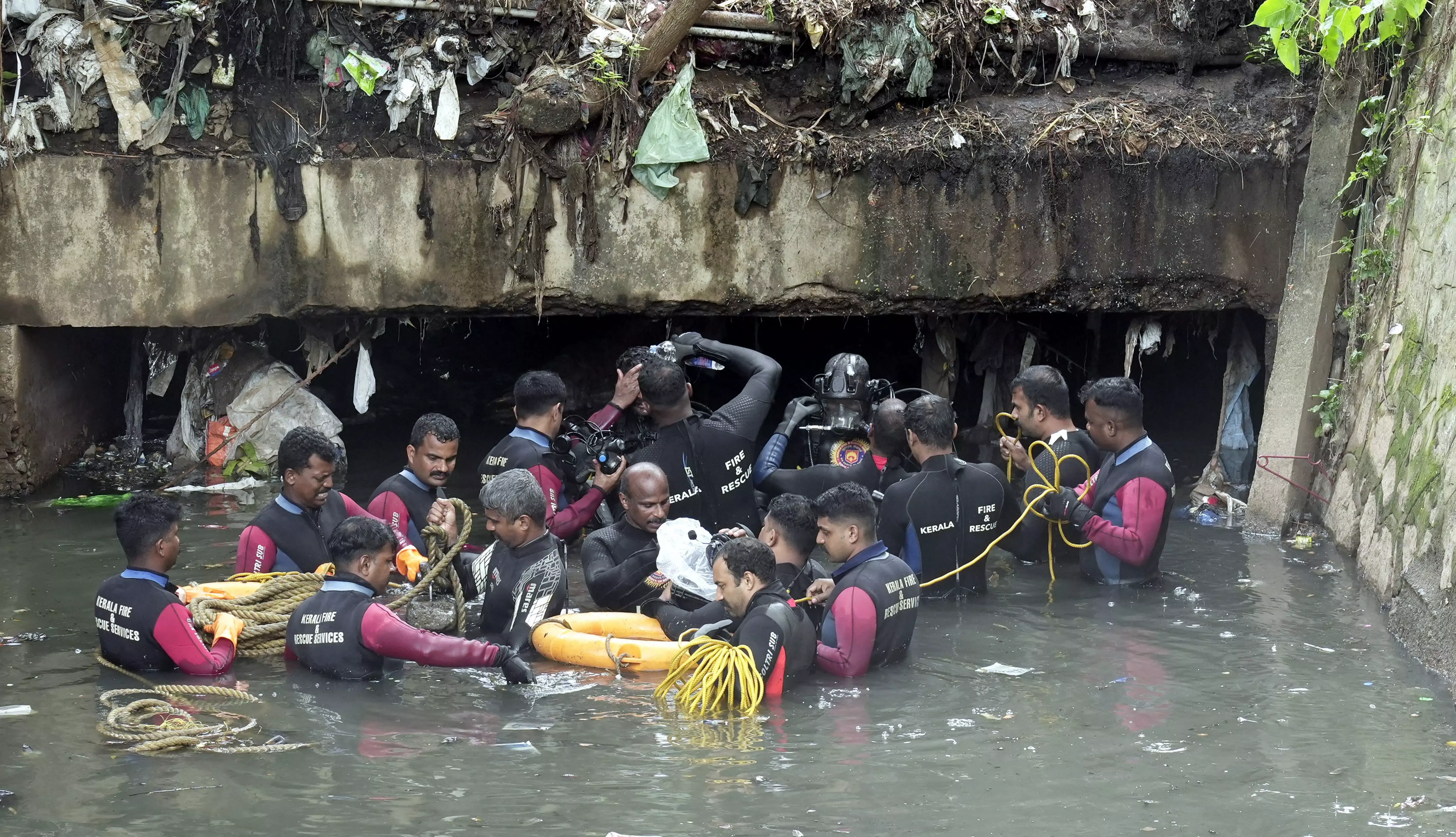 Kerala: Navy joins ops to find missing worker; Railway, civic body spar over cleaning canal