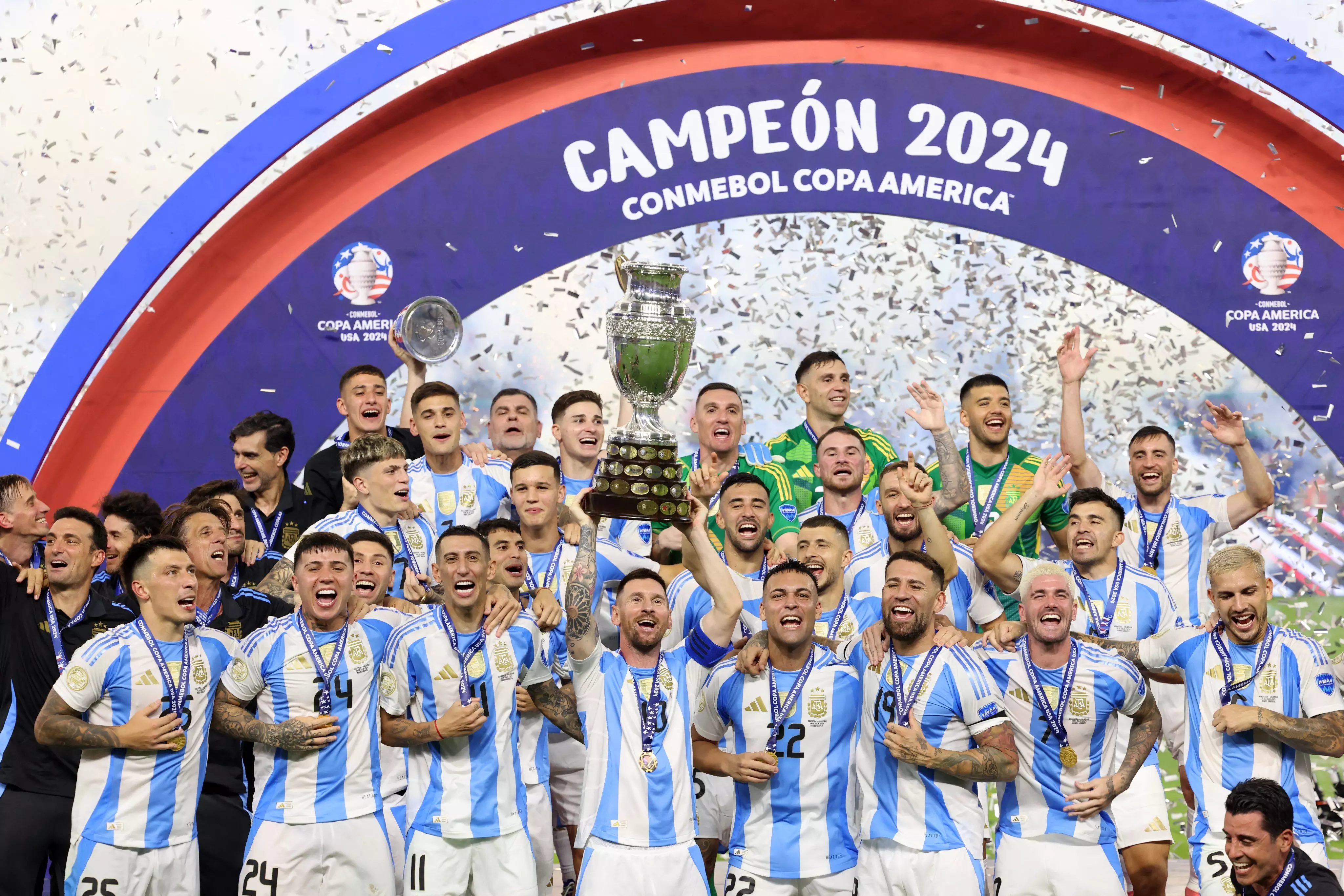 Argentina lifts 16th Copa America trophy after 1-0 victory over Colombia