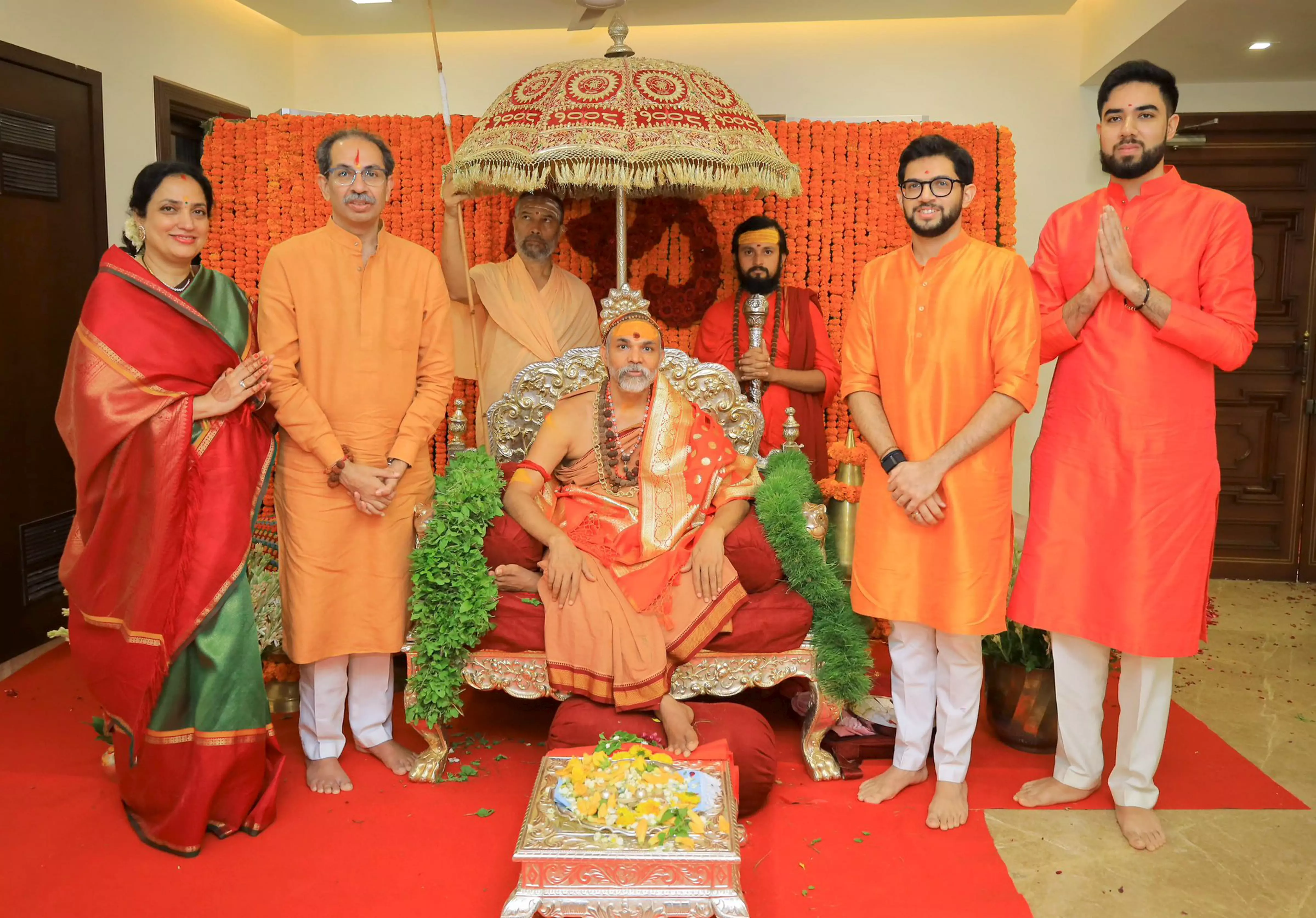 Shankaracharya of Jyotirmath, Swami Avimukteshwaranand, Uddhav Thackeray