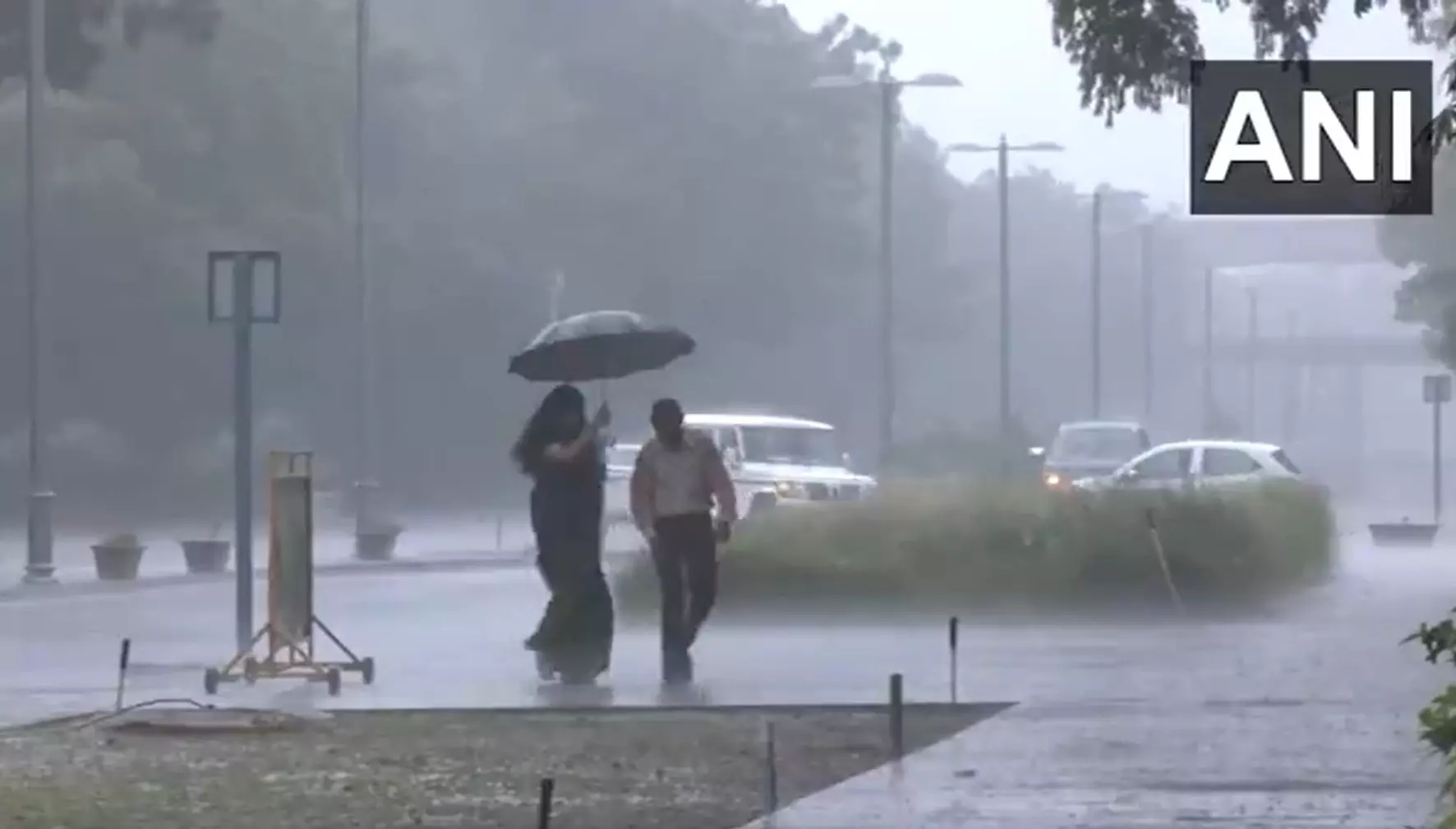 Heavy rain lashes Gujarat; Surat’s Umarpada gets 347 mm in 4 hours