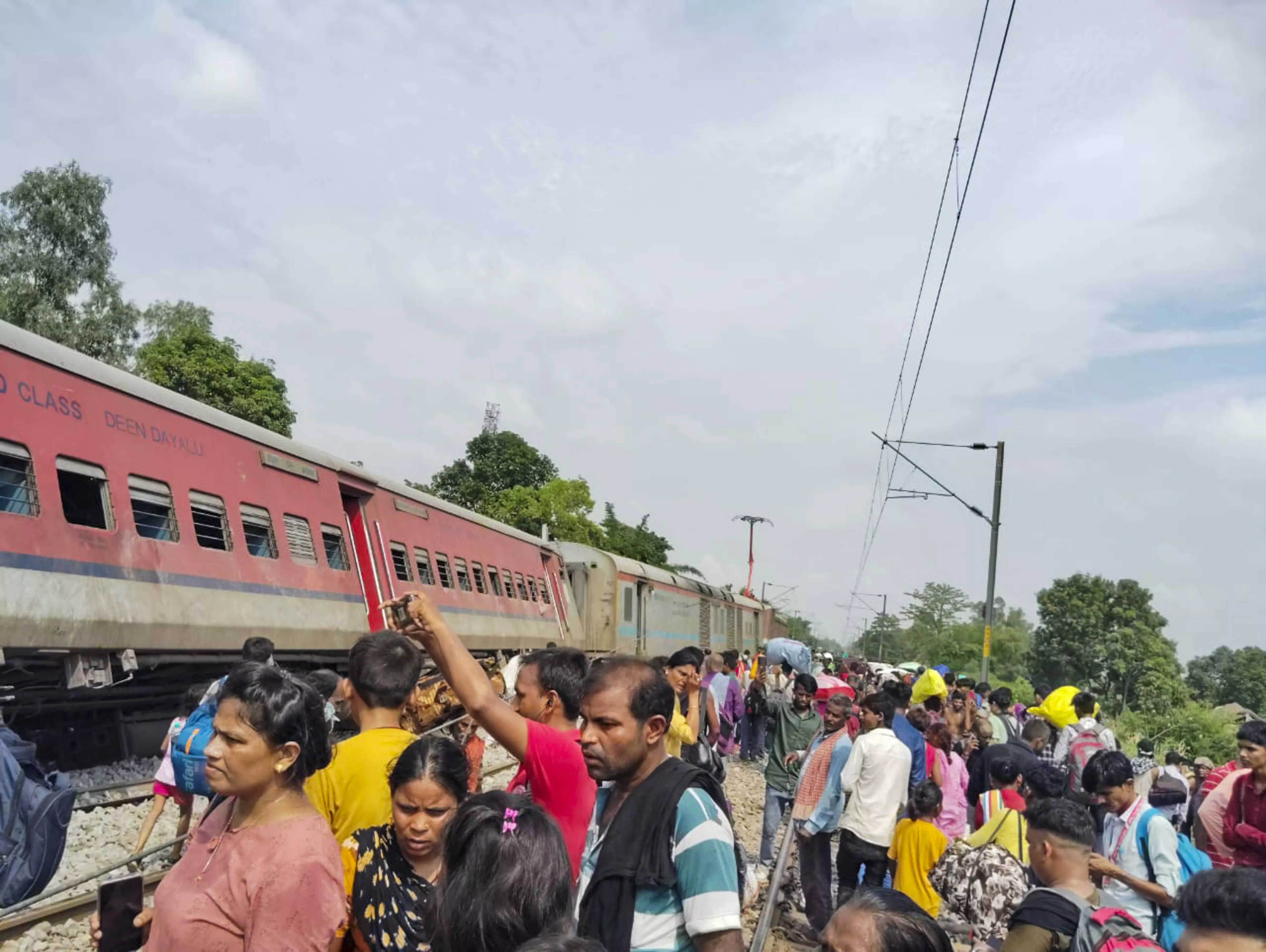 UP: Four killed, 20 injured as Chandigarh-Dibrugarh Express derails in Gonda