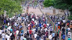 Bangladesh: Internet restored in violence-hit country