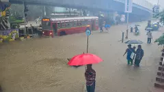Mumbai gets heavy showers; flights diverted, many areas waterlogged