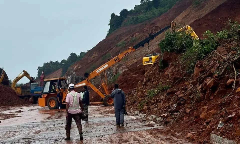 Karnataka landslide: Rescuers race against time to find missing Kerala driver