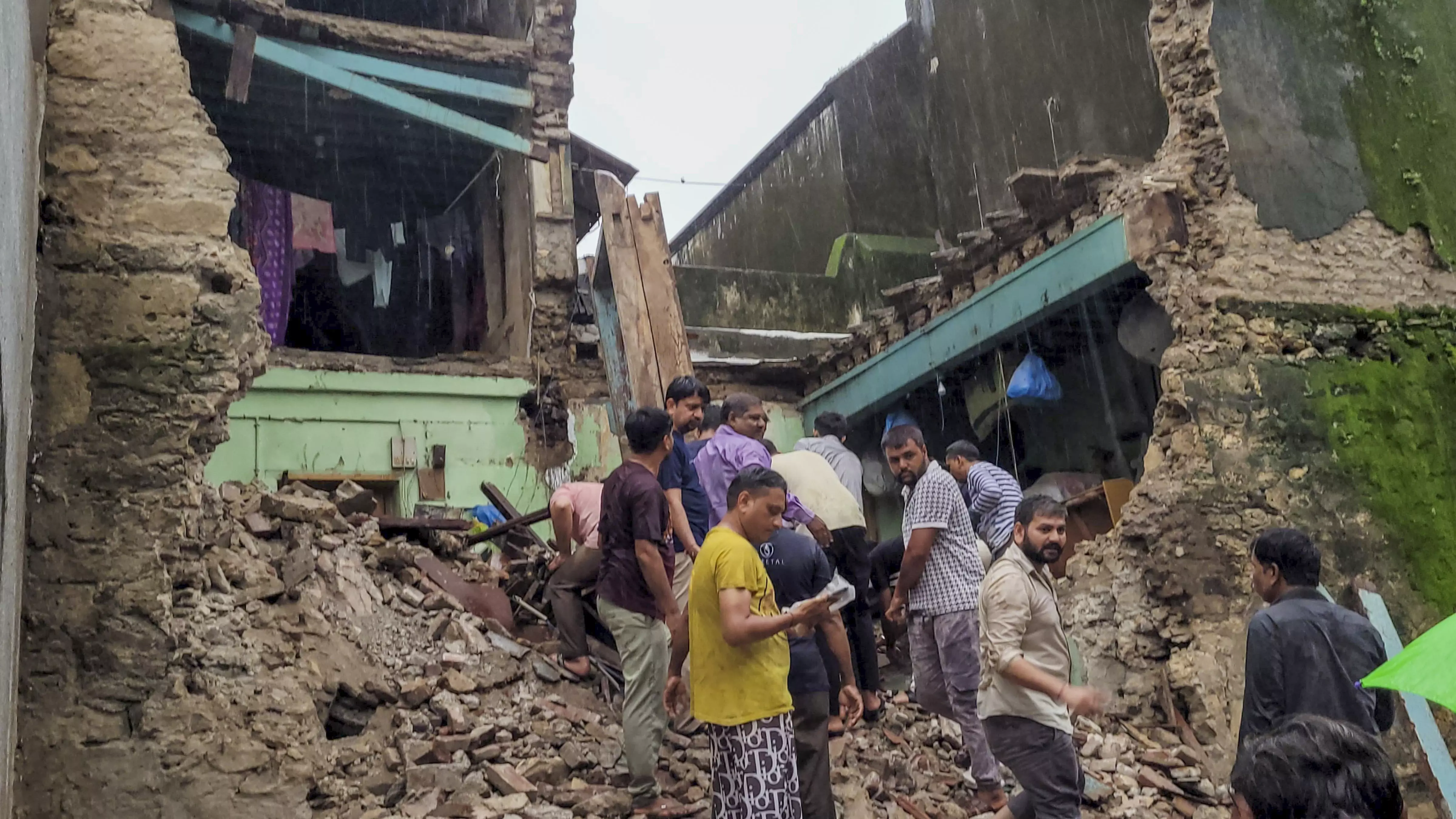 Gujarat: Woman, her 2 granddaughters killed as 3-storey building collapses in Dwarka