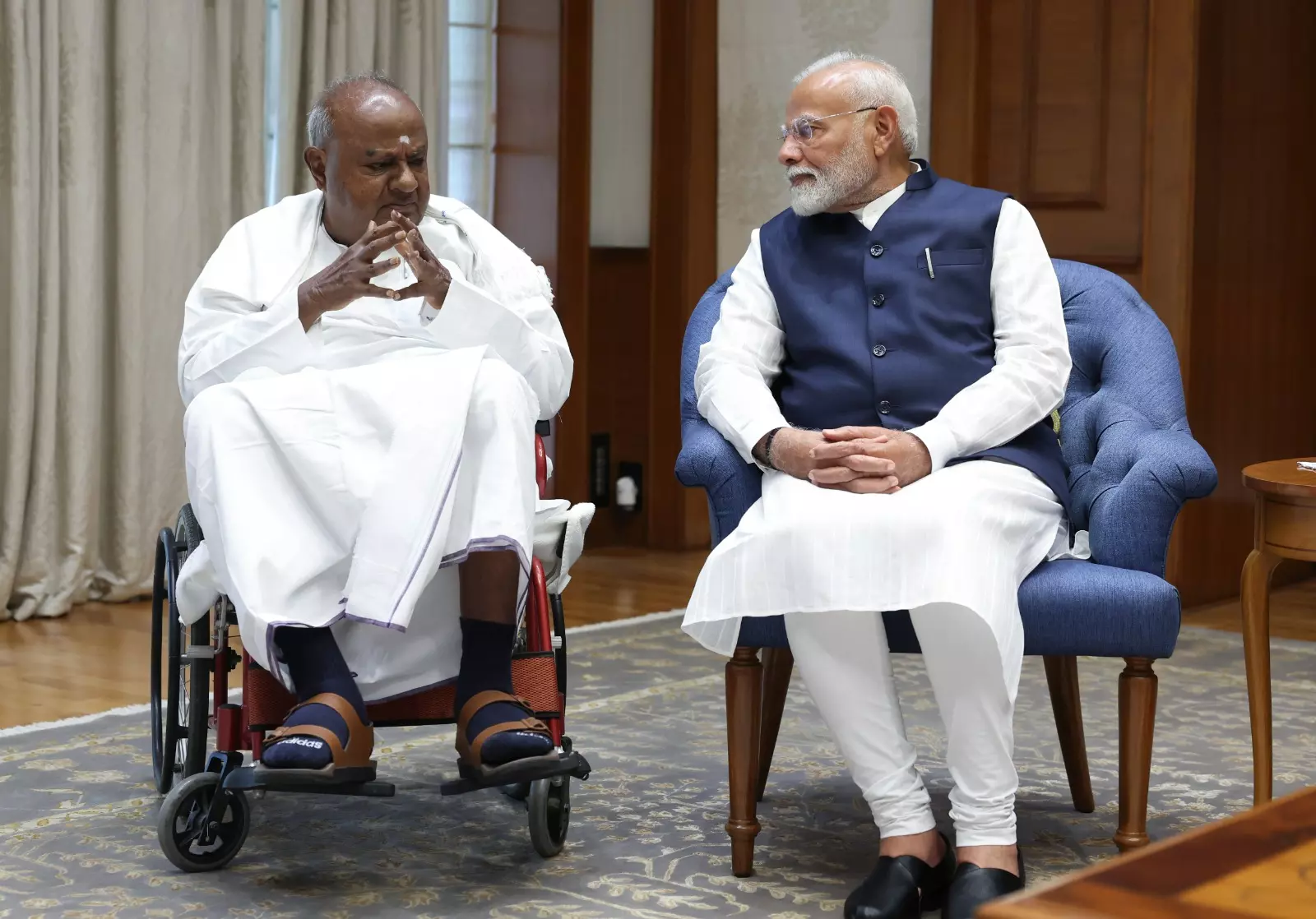 PM Narendra Modi with former PM HD Deve Gowda