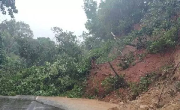 Karnataka: Landslide near Puttur bypass in halts traffic on NH 275