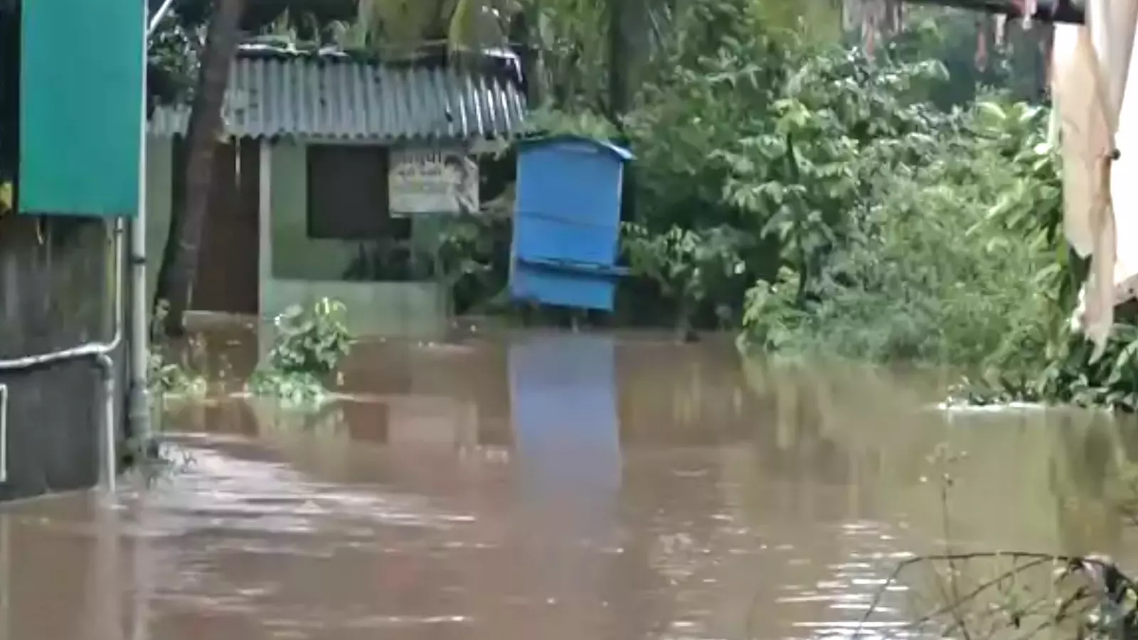 Gujarat: Heavy rains pound Navsari, Valsad districts, rivers in spate; 1,000 people evacuated