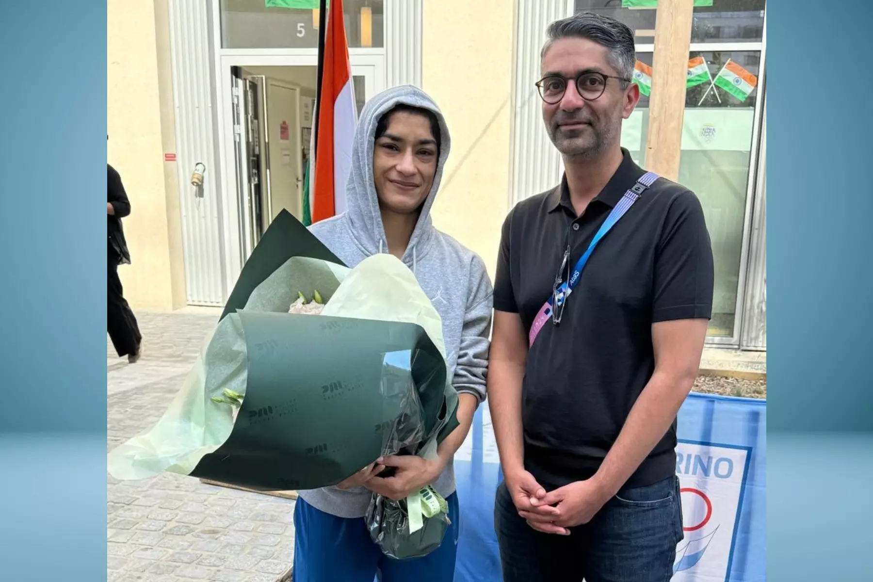 Wrestler Vinesh Phogat (left) with shooting legend Abhinav Bindra