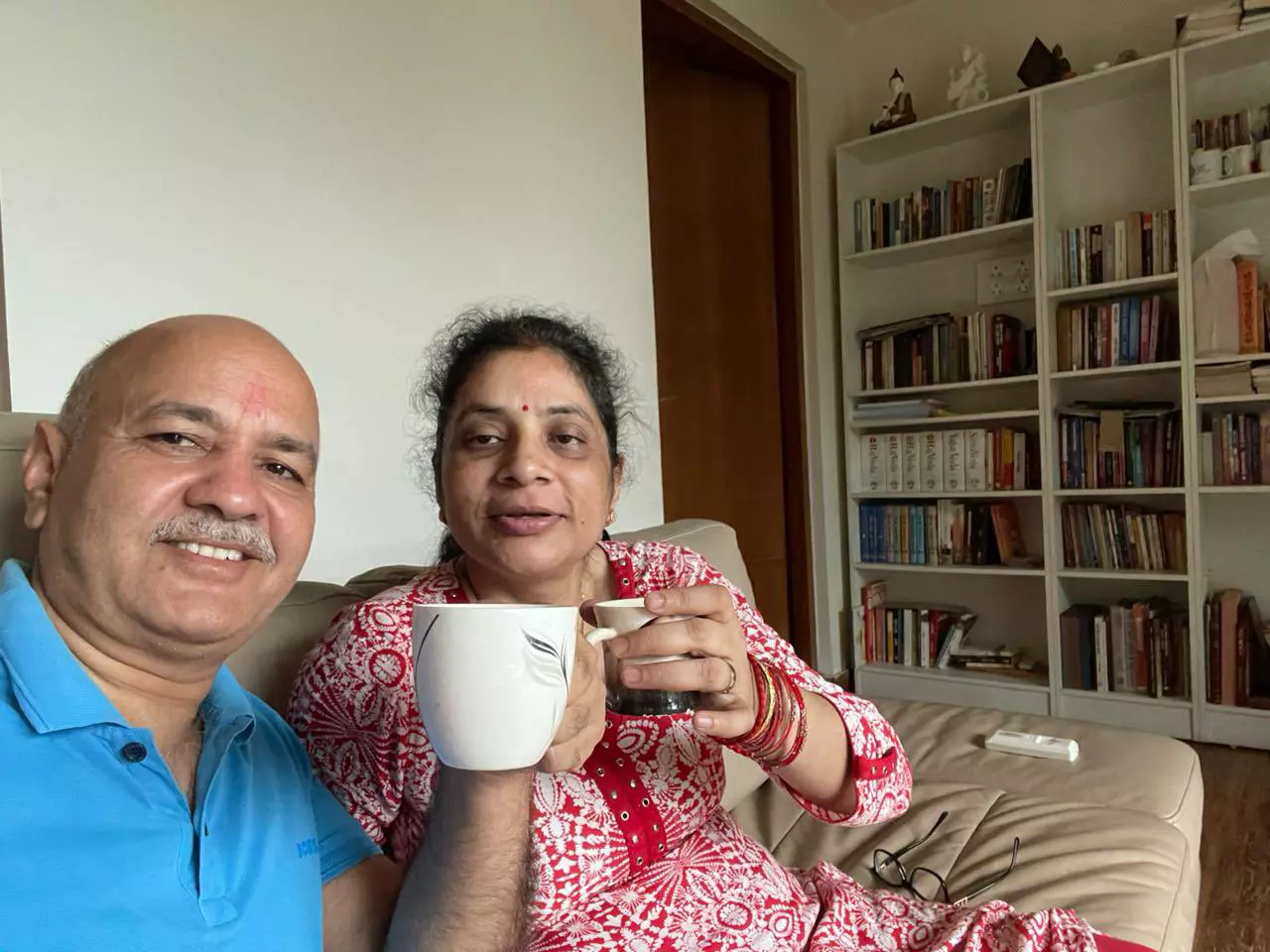 First tea of independent morning: Sisodia shares selfie with wife a day after bail