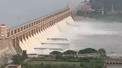 Tungabhadra dam gate breaks, floodwaters flow downstream; flood alert issued