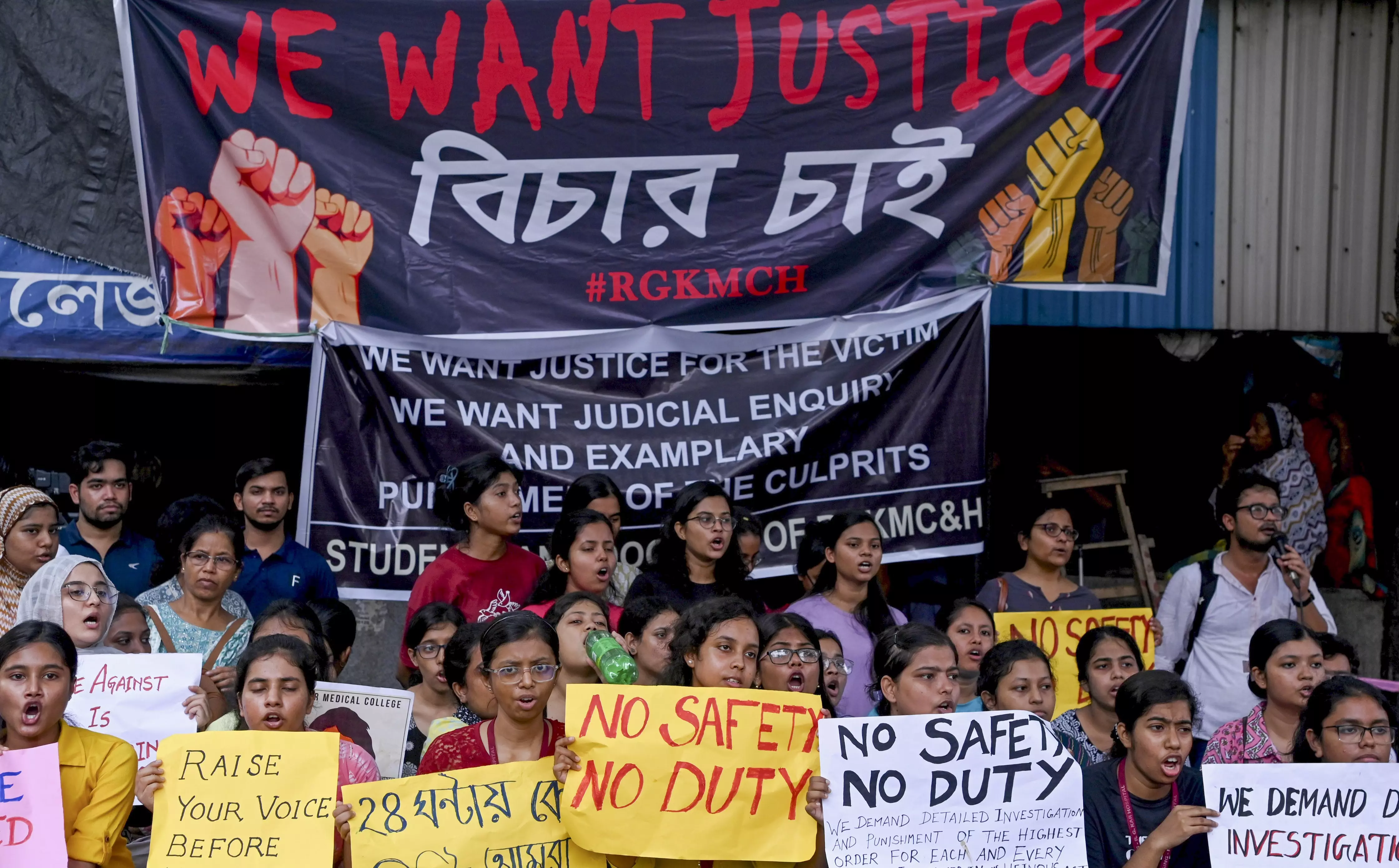 Kolkata doctor rape-murder: Principal resigns amid huge protests; Delhi hospitals on strike