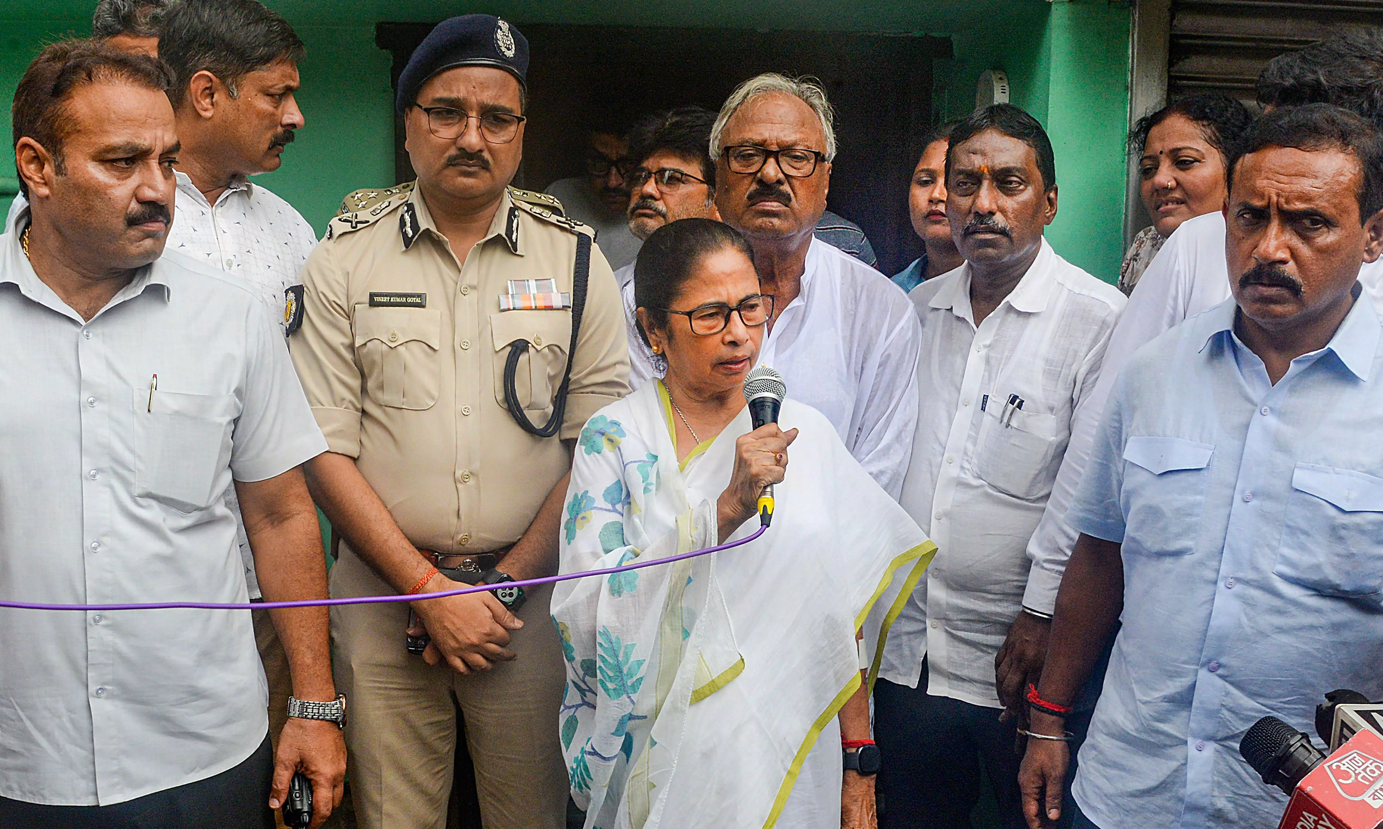 Kolkata hospital rape-murder: Mamata gives ‘CBI probe’ ultimatum to police