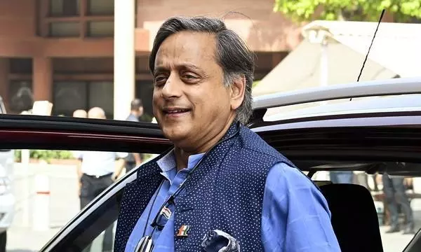 Congress to review Kerala poll strategy amid Tharoor row