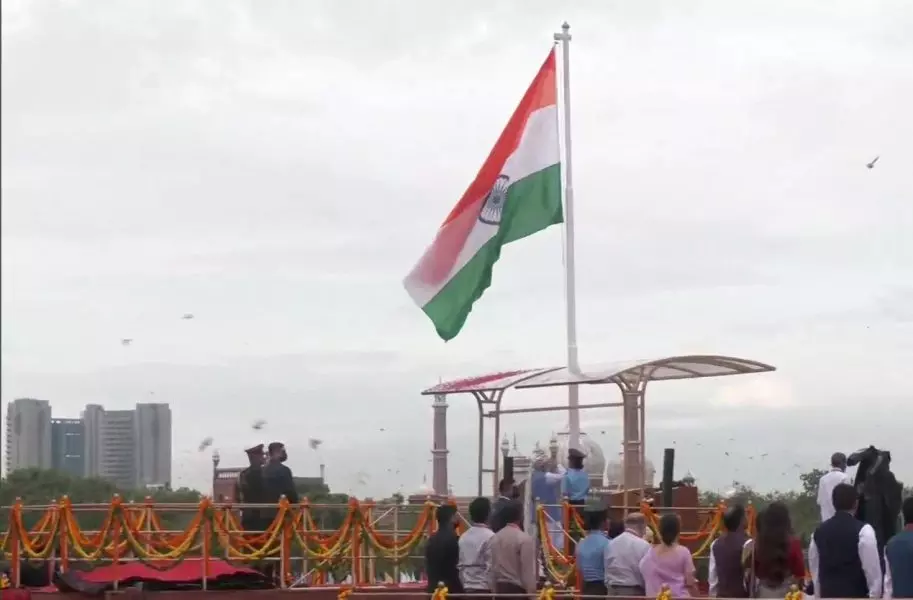 PM Modi national flag