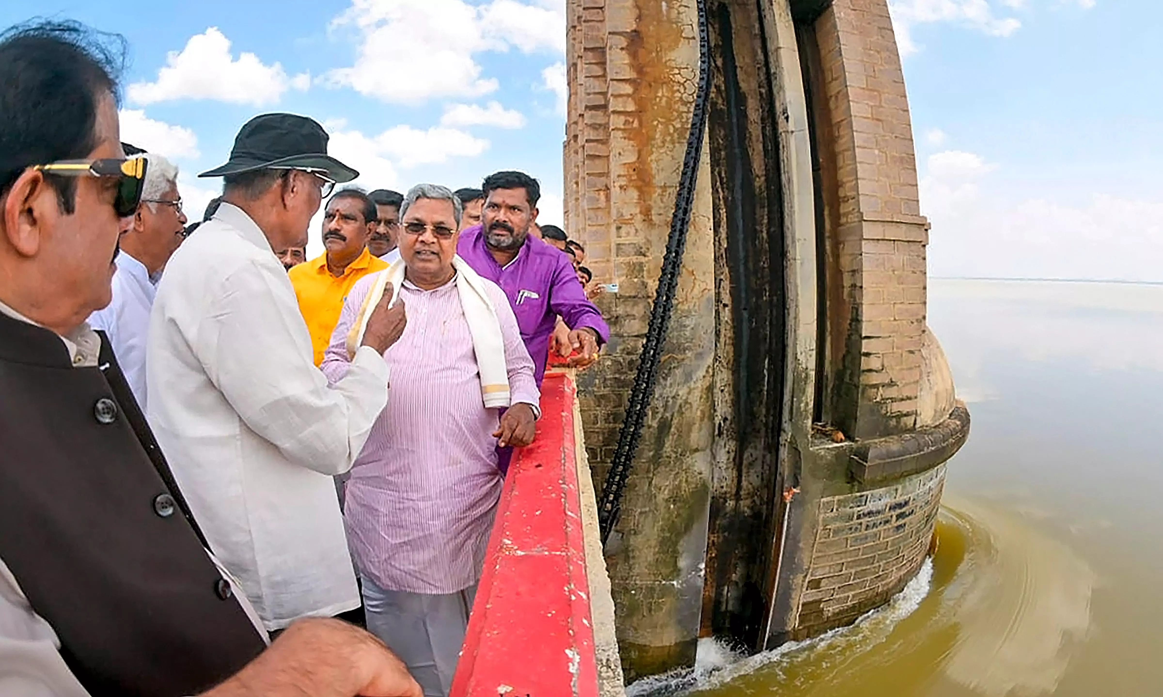 Karnataka CM wants Tungabhadra reservoirs crest gate restored within 3-4 days