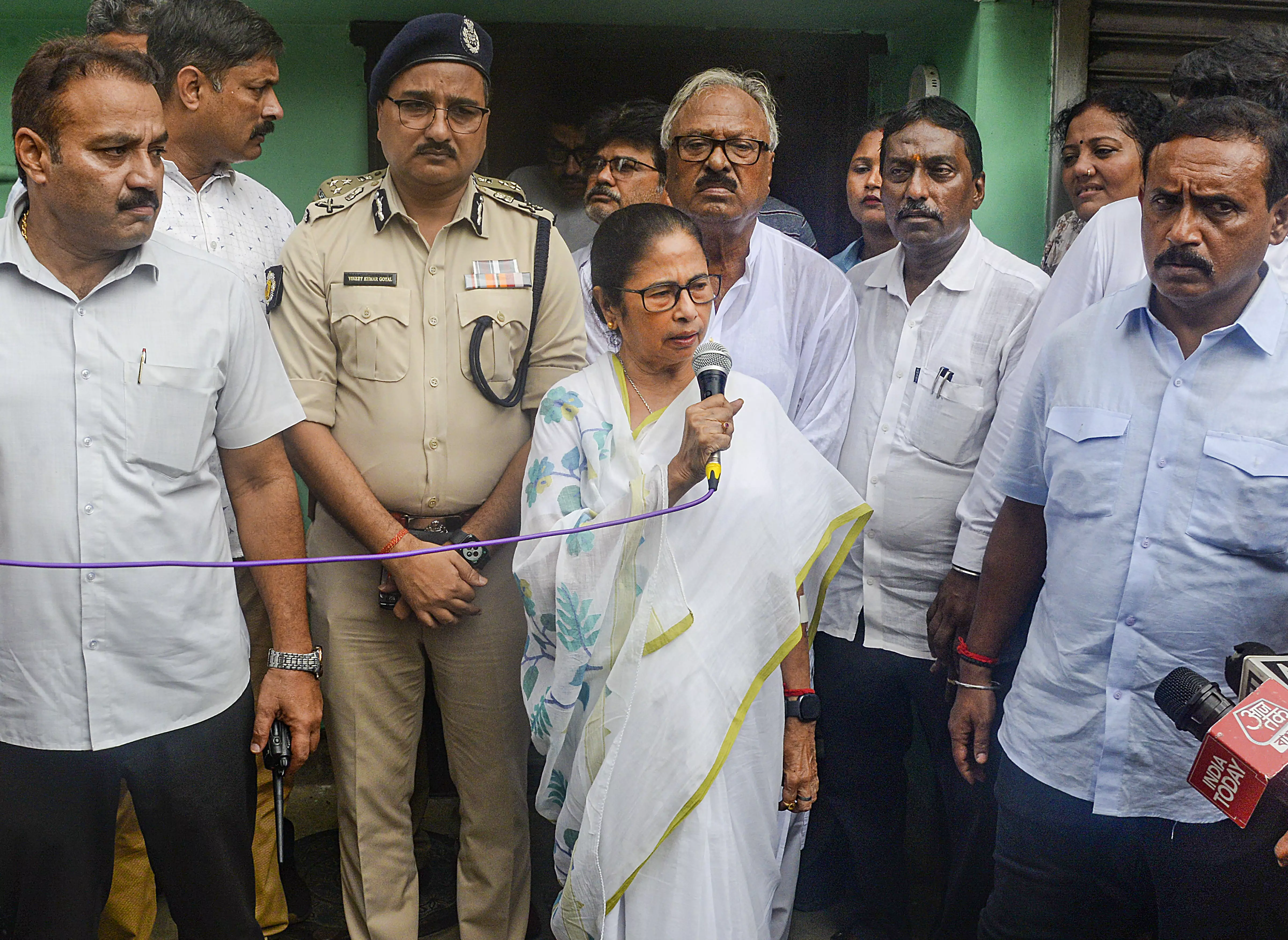 Kolkata doctors murder: BJP demands Mamata Banerjees resignation