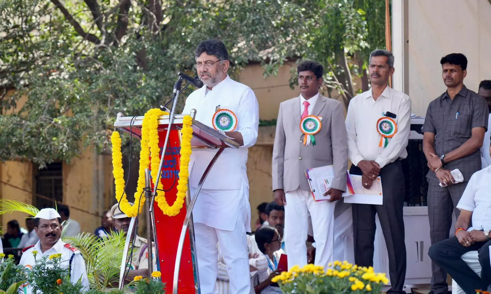 DK Shivakumar hoists Tricolour at Channapatna, says he is Congress candidate for bypolls