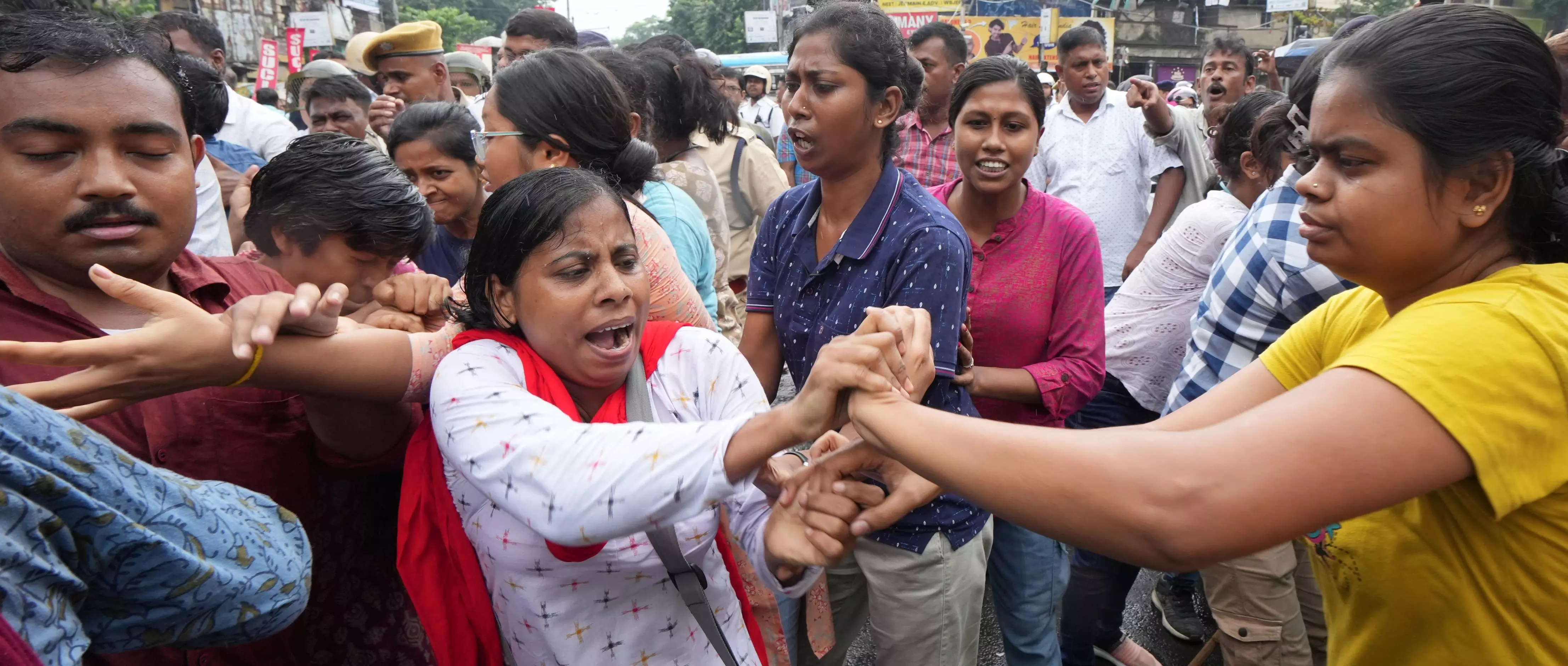 Kolkata rape-murder: SUCI-C block roads, take out rallies across West Bengal