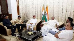 Karnataka governor Thaawarchand Gehlot (3rd left) with state Chief Minister Siddaramaiah