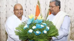 Karnataka governor Thaawarchand Gehlot (left) with CM Siddaramaiah