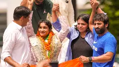 Wrestler Vinesh Phogat to contest Haryana polls?