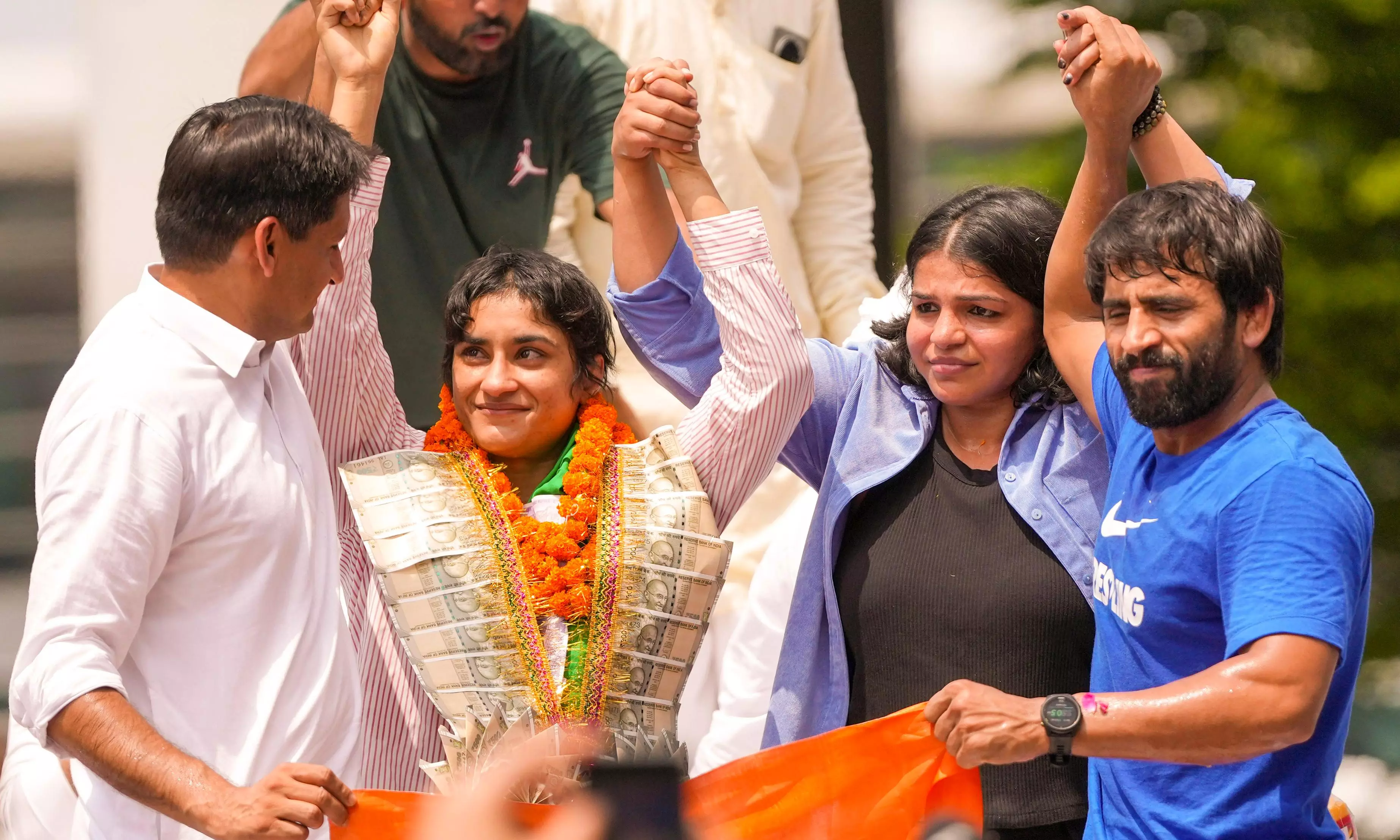 Champion wrestler Vinesh Phogat to join politics and contest in