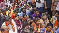 Bombay HC takes suo motu cognisance of Badlapur sexual abuse, to hear matter today