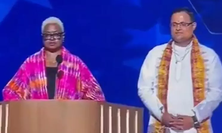 US: Hindu priest begins Day 3 of Democratic Convention with Vedic blessings