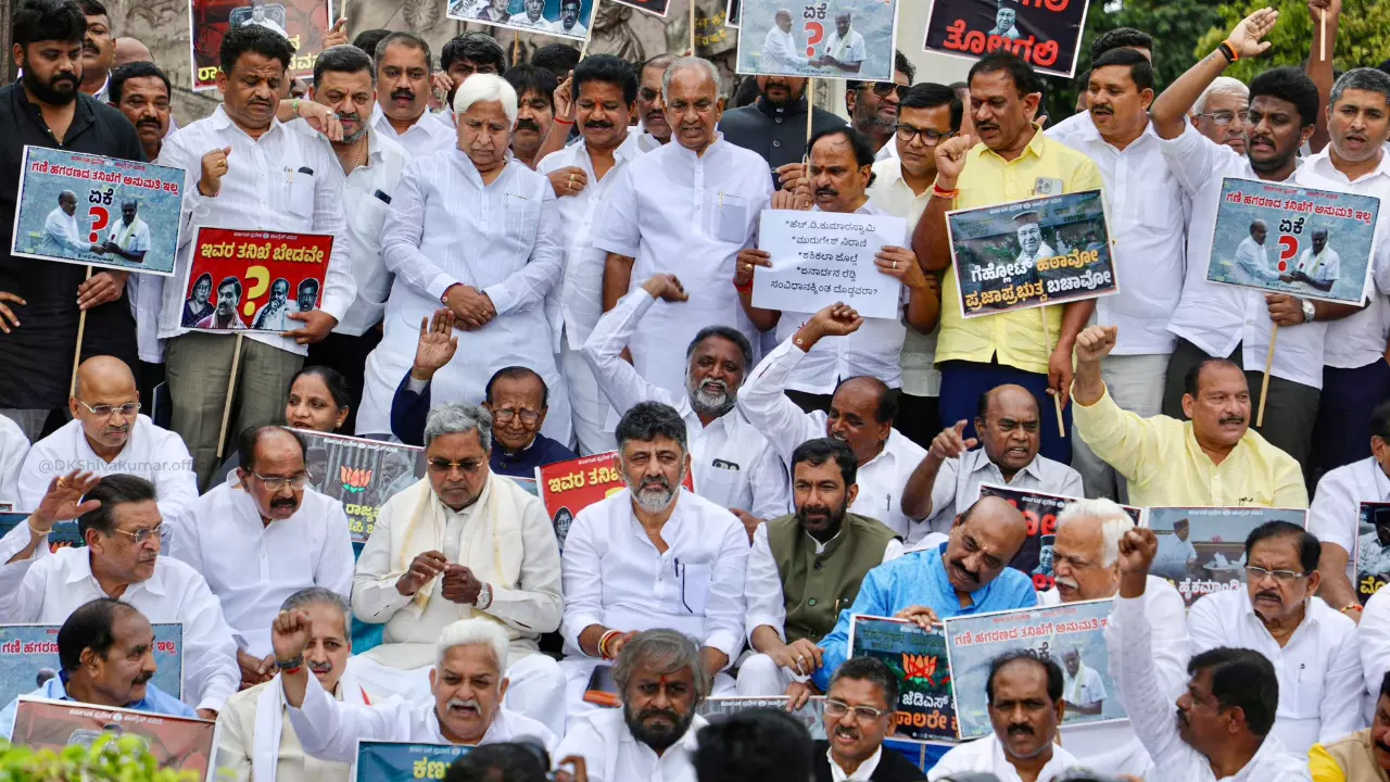 Karnataka | Congress stages Raj Bhavan Chalo march against misuse of governors office