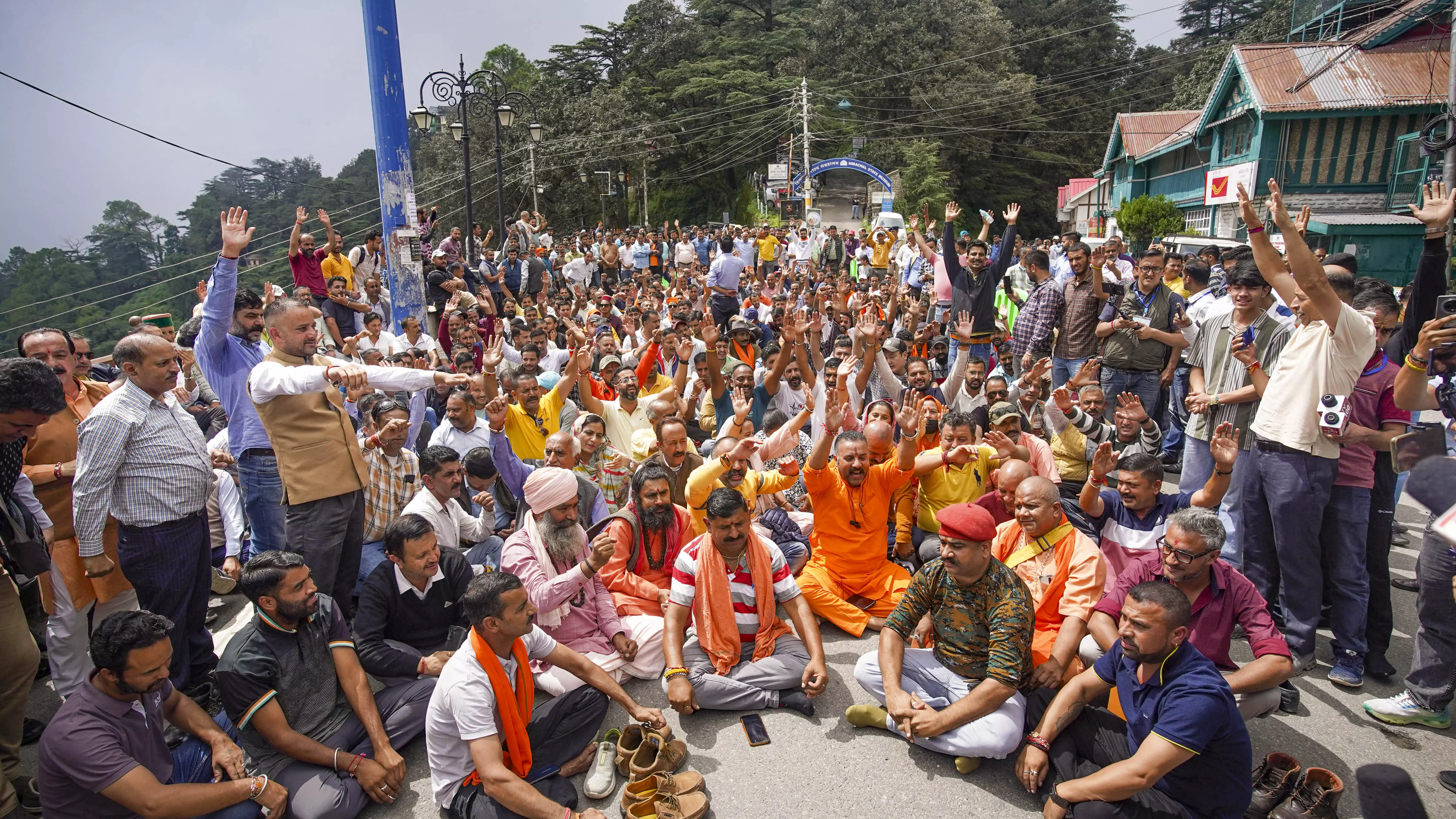 Himachal minister faces protest from colleagues over charges against Shimla mosque