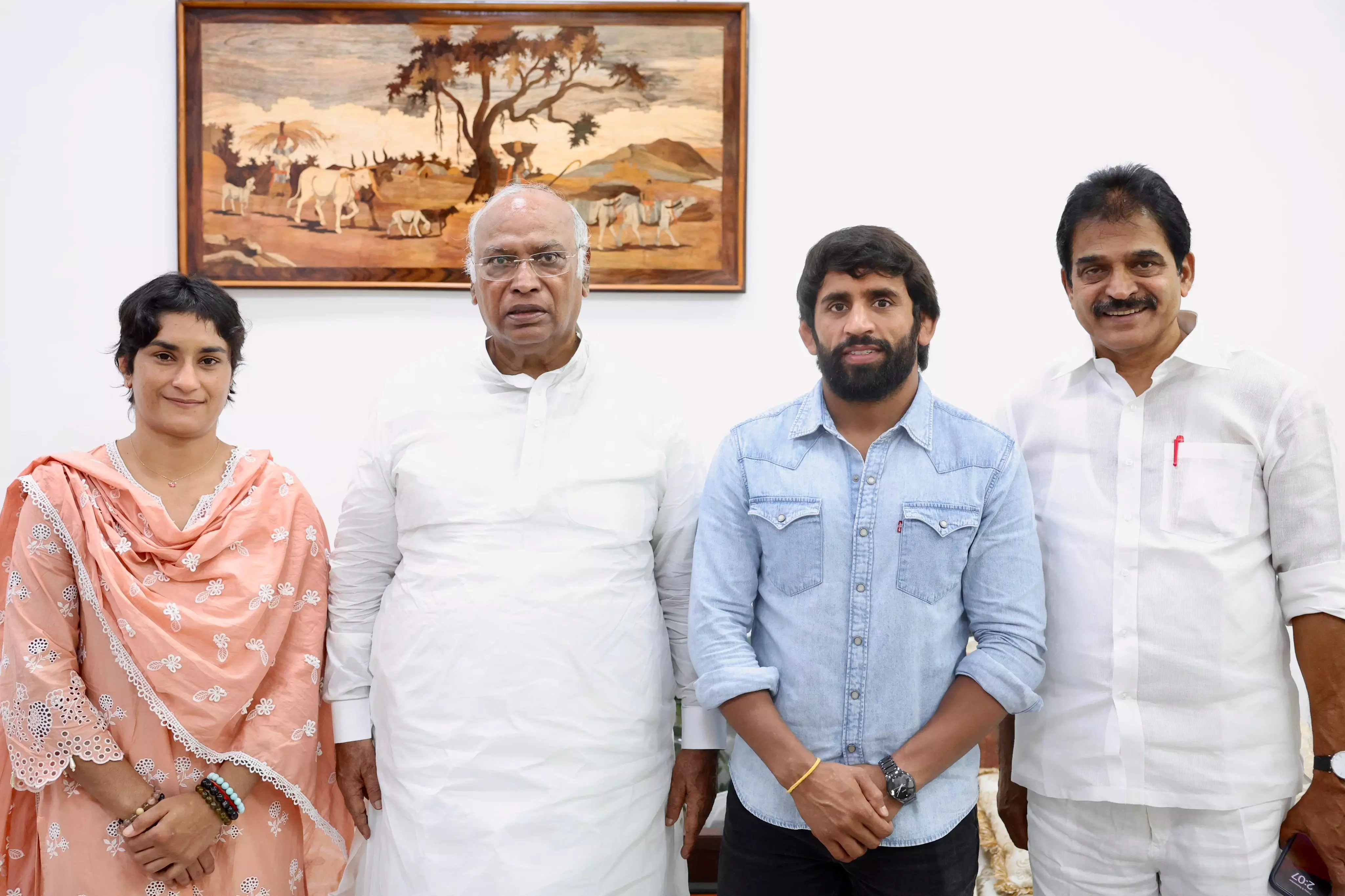 Haryana | Vinesh Phogat, Bajrang Punia join Congress ahead of Assembly polls