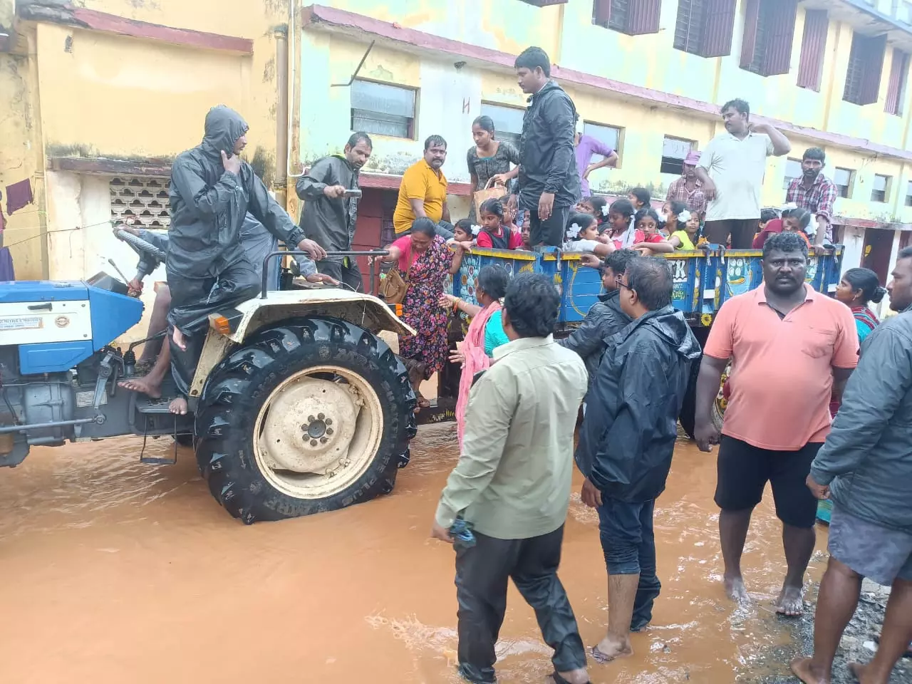 Andhra Pradesh: Teachers turn warriors at flood-hit school, save 640 students