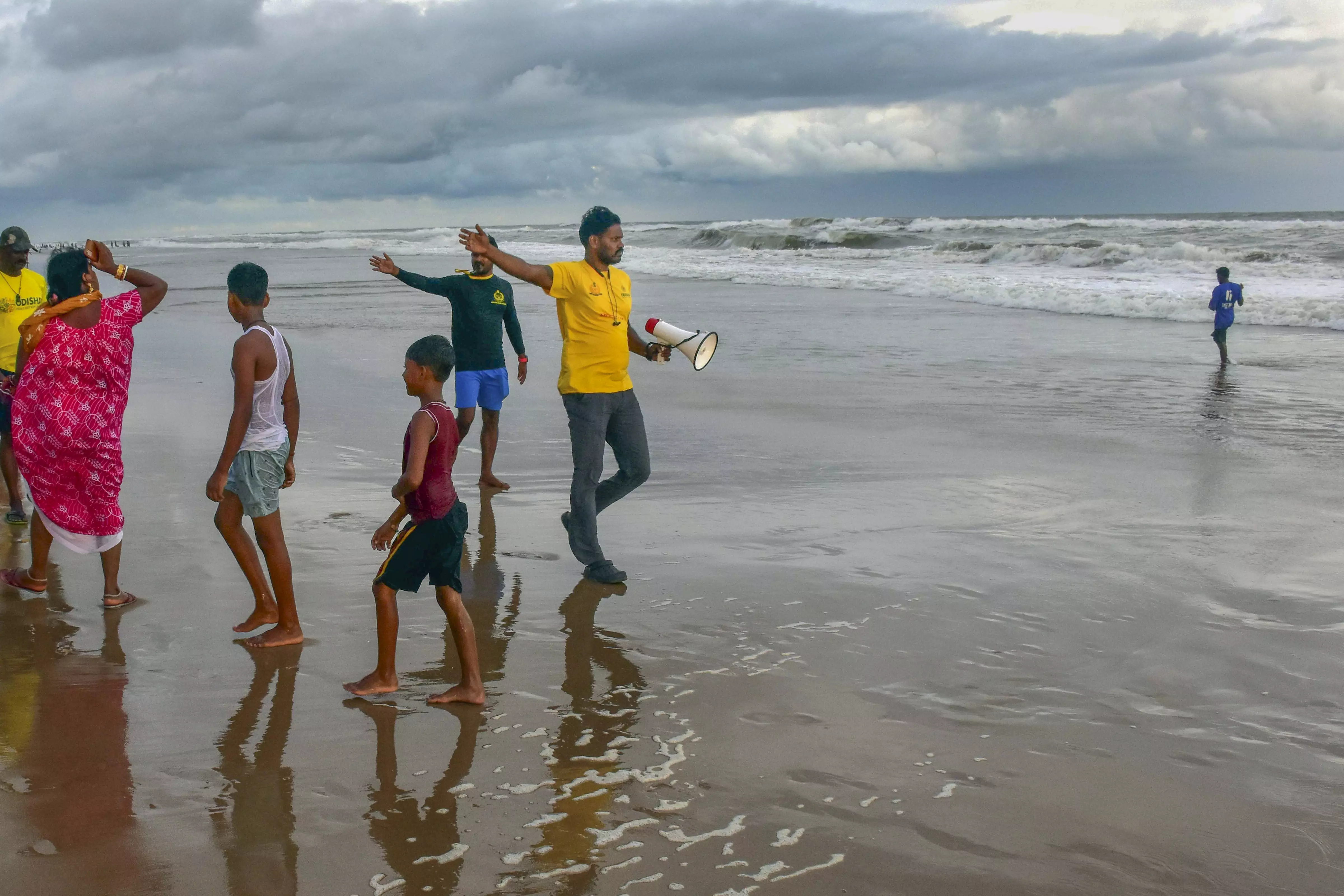 Heavy rain wreaks havoc in southern Odisha, 2,000 people evacuated