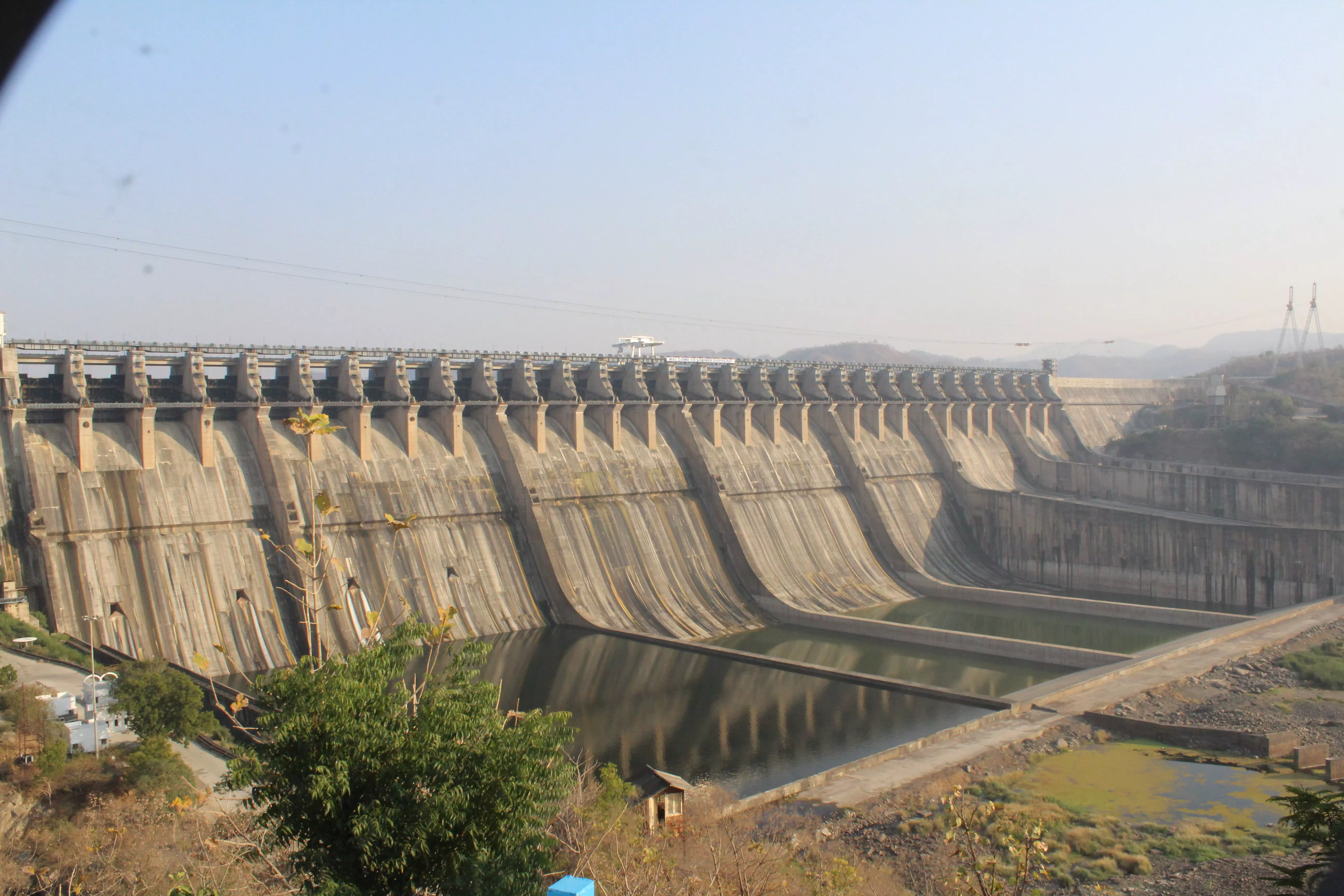 Sardar Sarovar Dam 2 meters from full capacity; Bharuch villages alerted