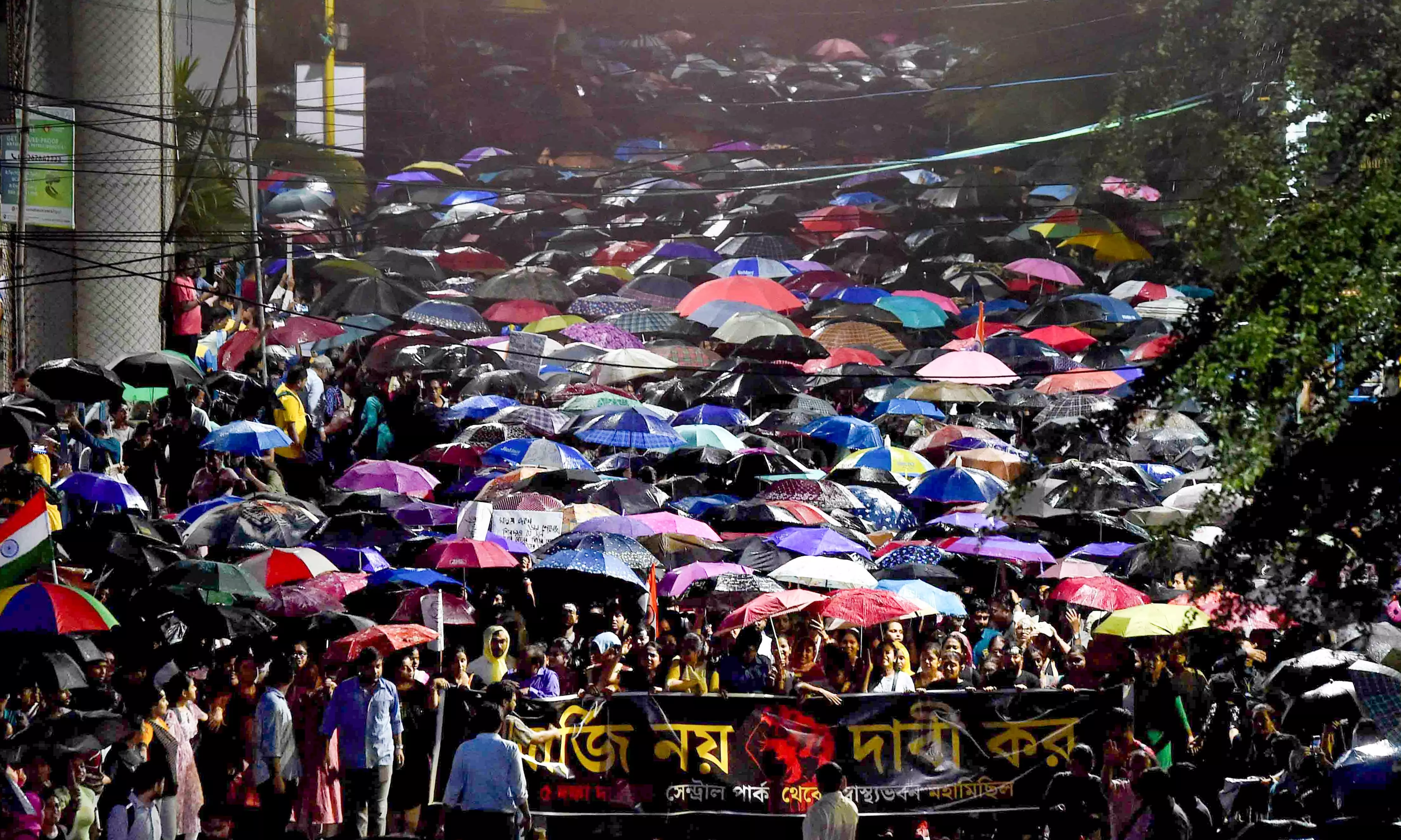 Bengal govt offers olive branch again, calls doctors for talks for ‘fifth and final’ time