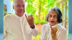 Sri Lanka President Ranil Wickremesinghe (left) and his wife Maithree Wickramasinghe