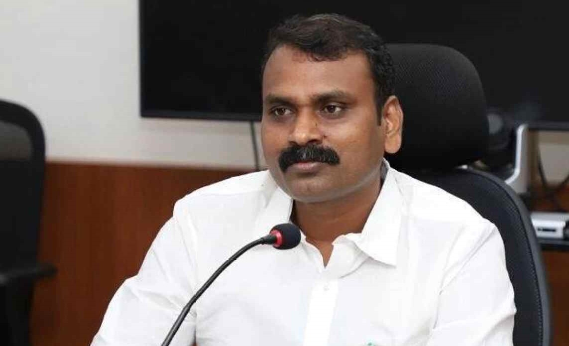 Union Minister Murugan visits family of Pahalgam terror attack victim Union Minister Murugan visits family of Pahalgam terror attack victim