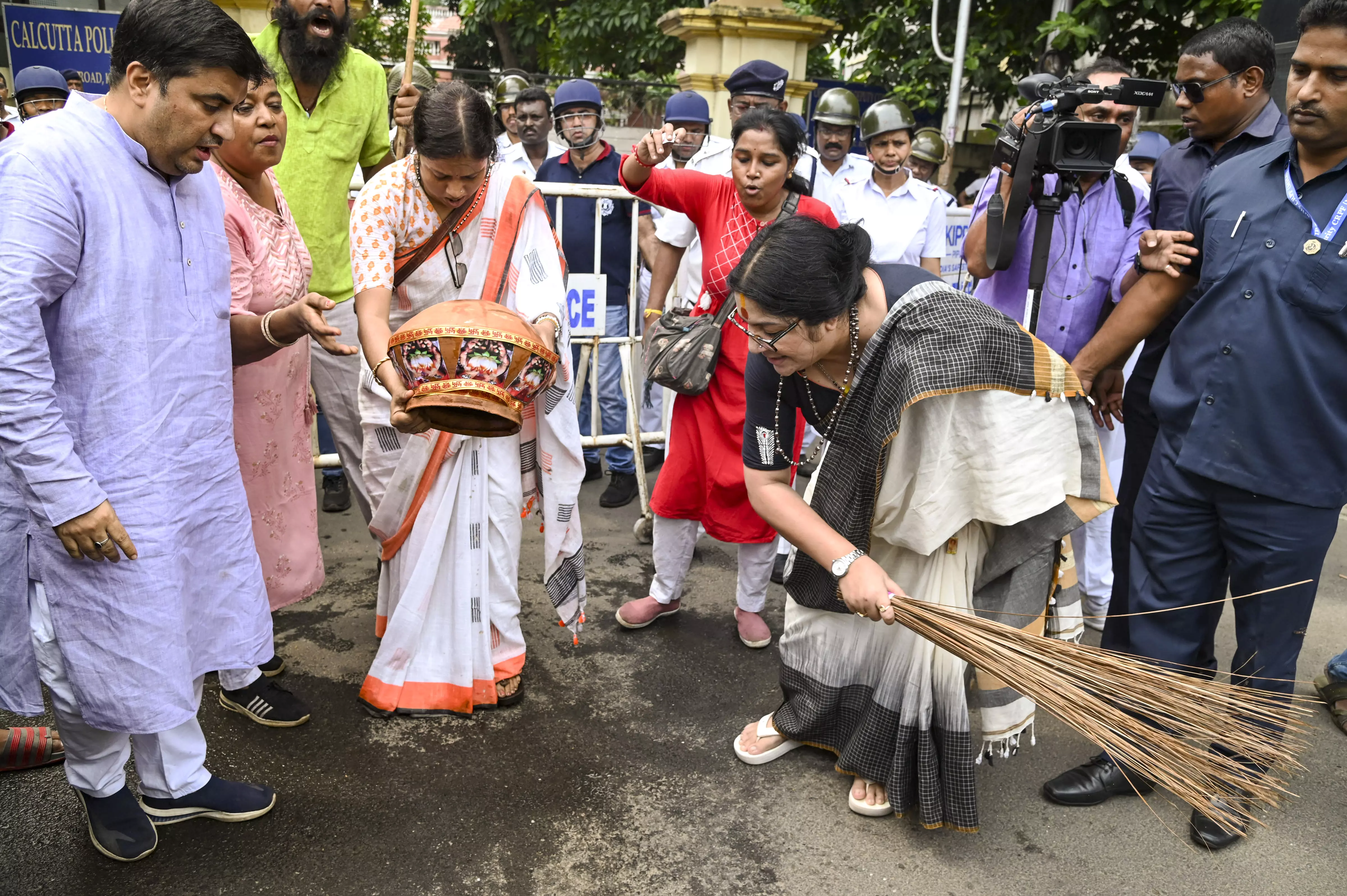 Kolkata rape-murder: BJP workers throng police stations to cleanse them over probe ‘lapses’