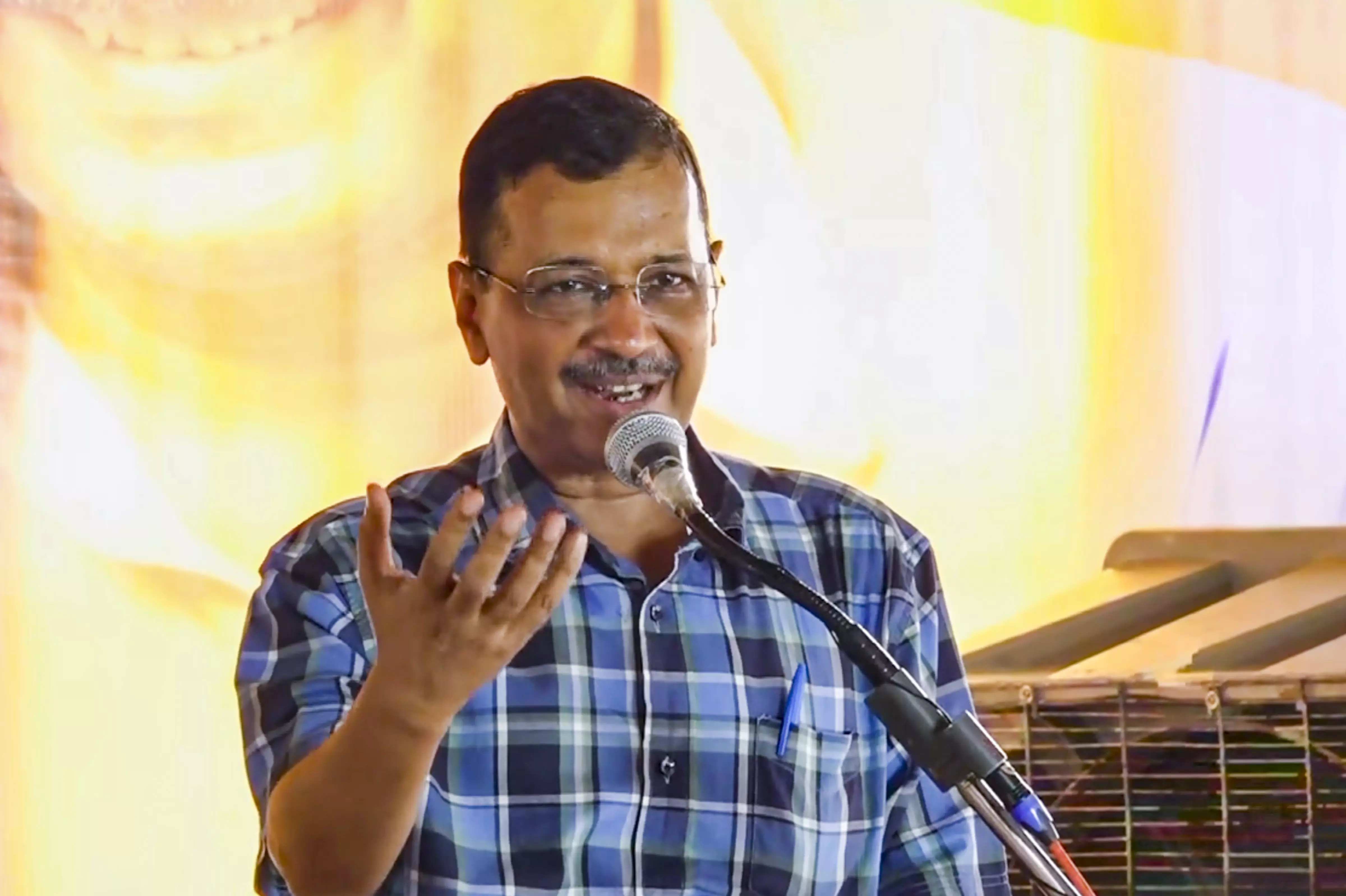 Kejriwal quotes Kangana to claim BJP wants to bring back farm laws