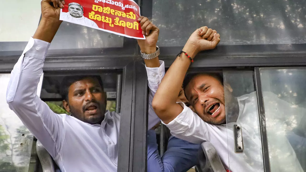 Karnataka: BJP stages protest demanding CM Siddaramaiahs resignation