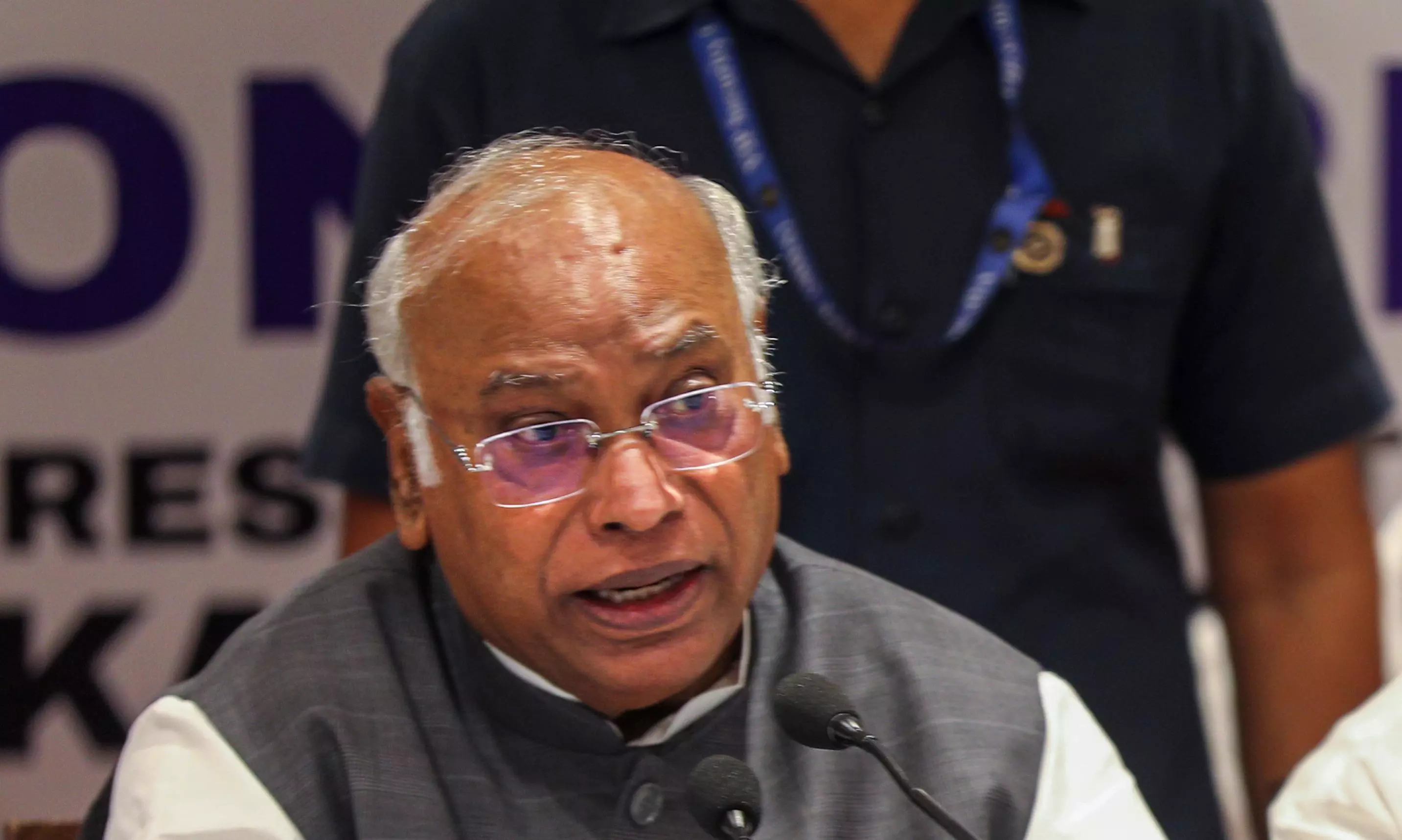 Cong stands with CM Siddaramaiah, will support him: Kharge