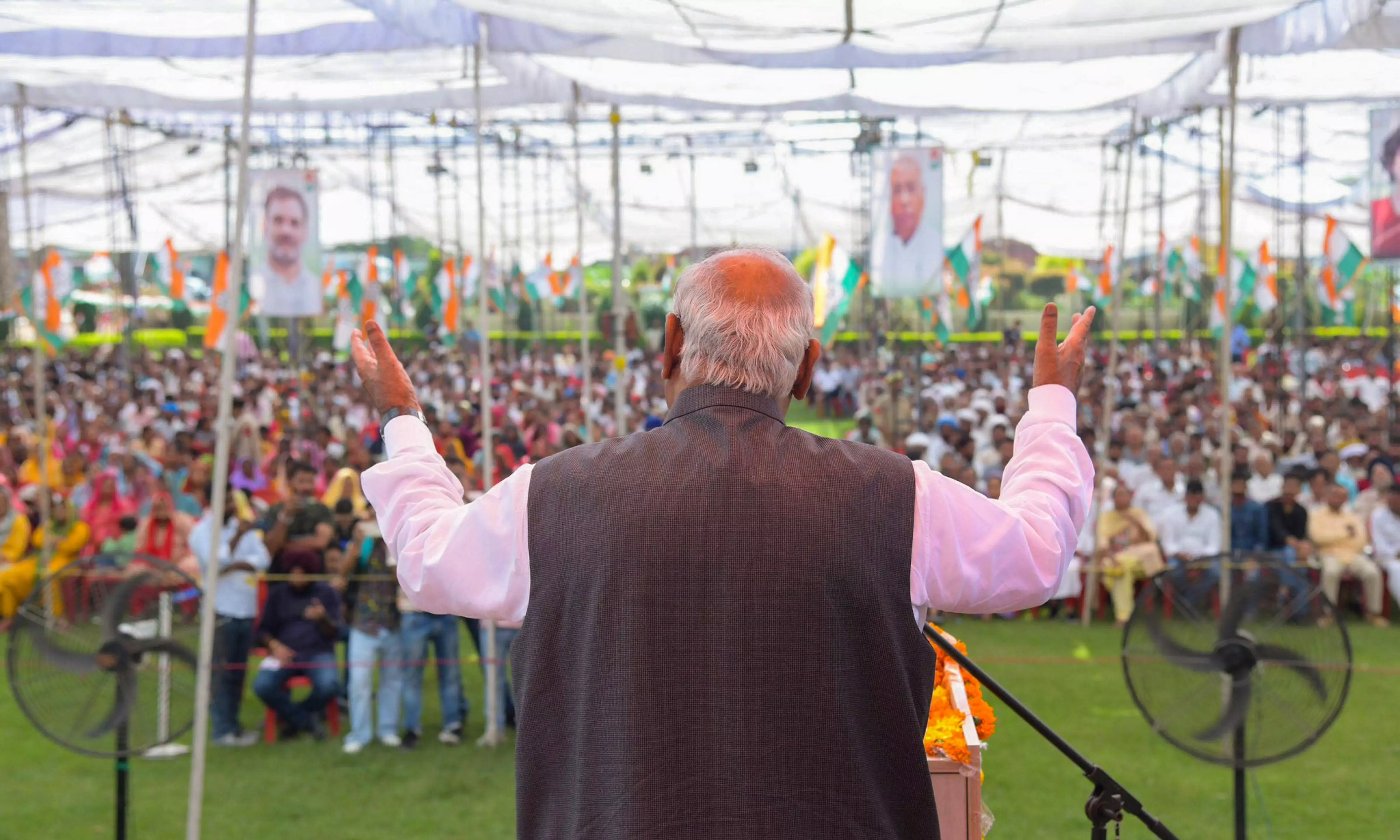 Kharge falls ill during speech in J-Ks Kathua, doctors called for check-up