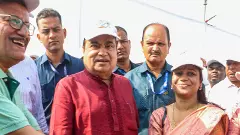 Photos of people spitting on roads after eating pan masala should be taken and published: Gadkari