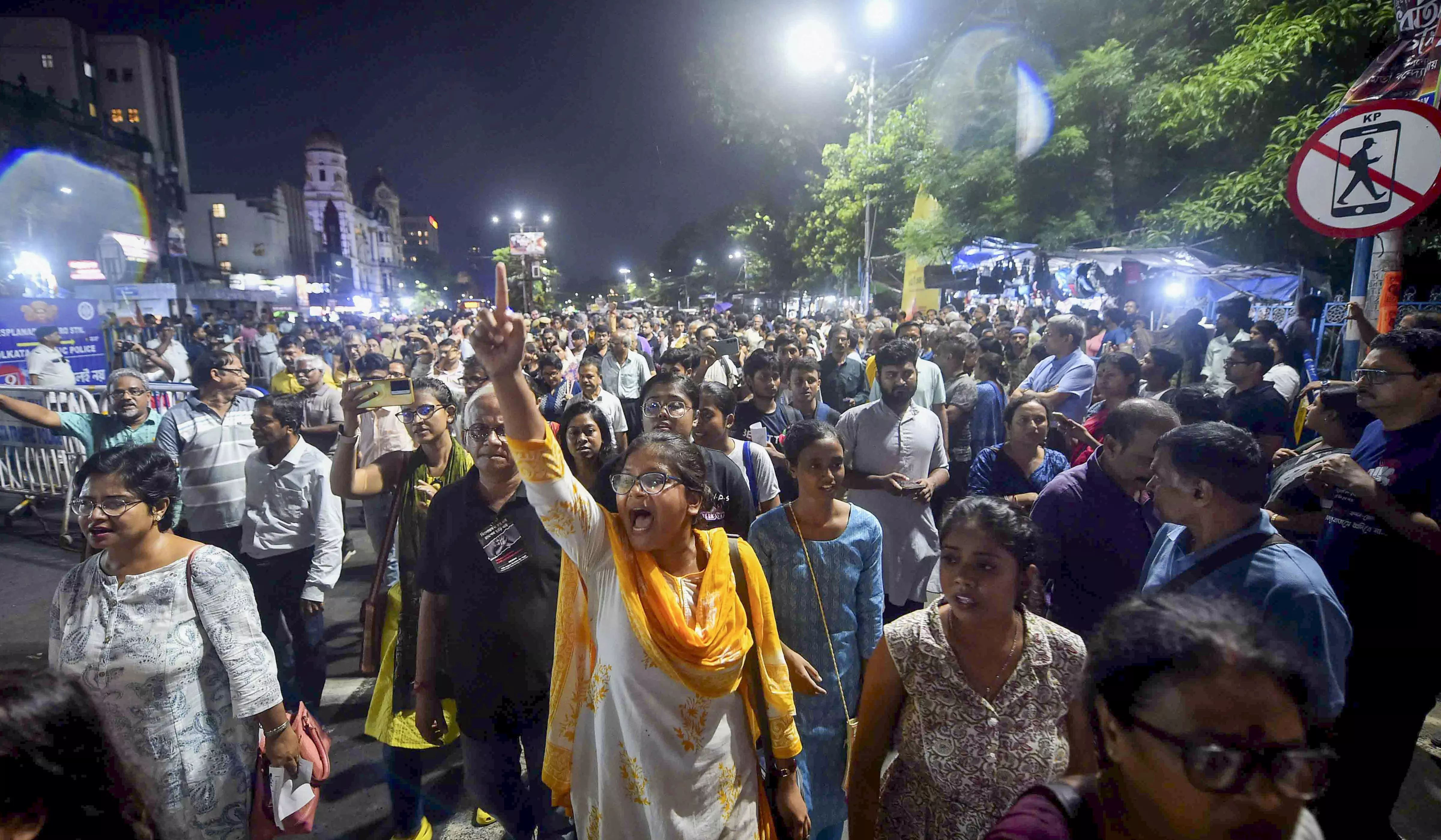 Kolkata rape-murder: Docs hunger strike enters 6th day, one of them critical