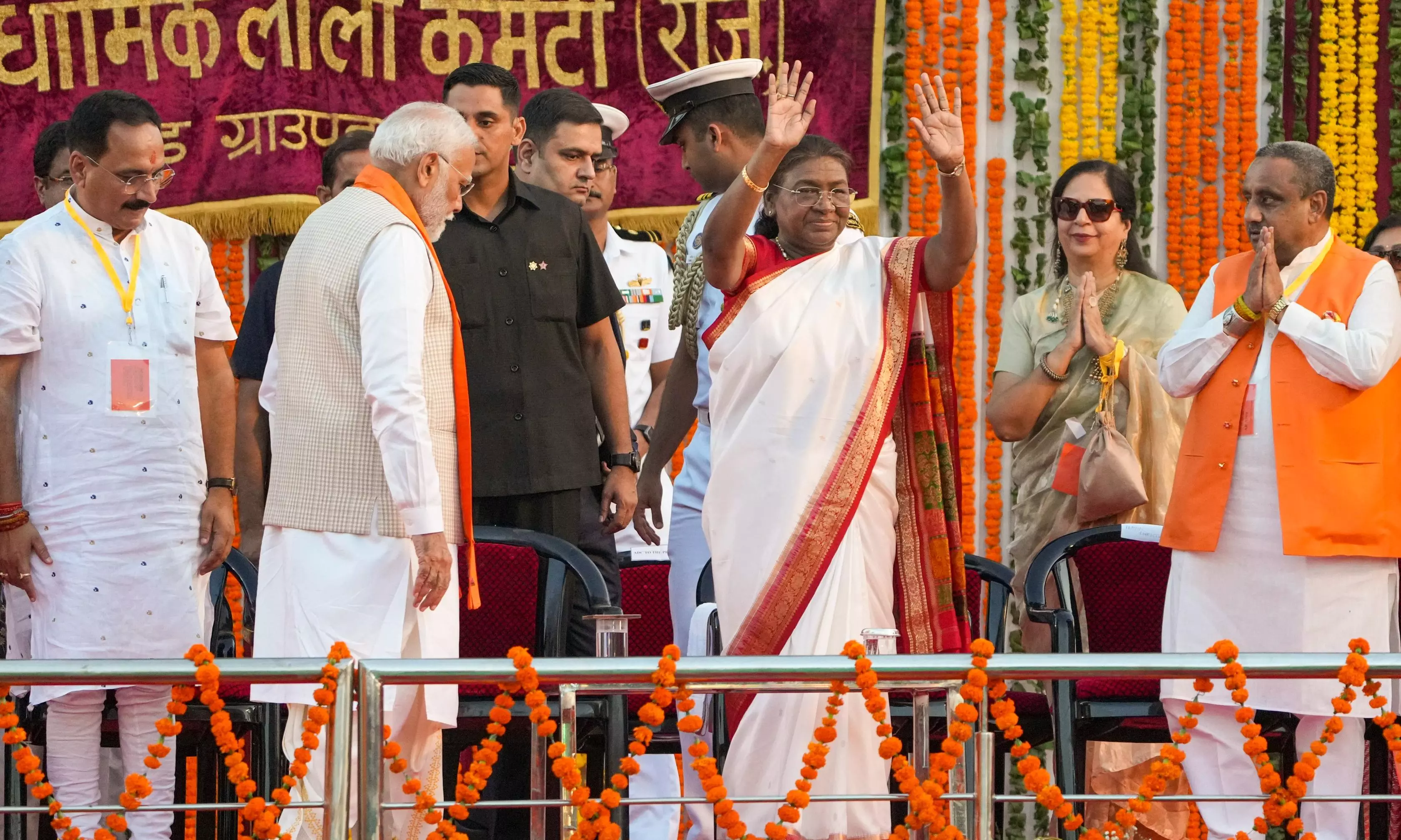 Delhi: President Murmu, PM Modi attend Vijayadashmi celebrations