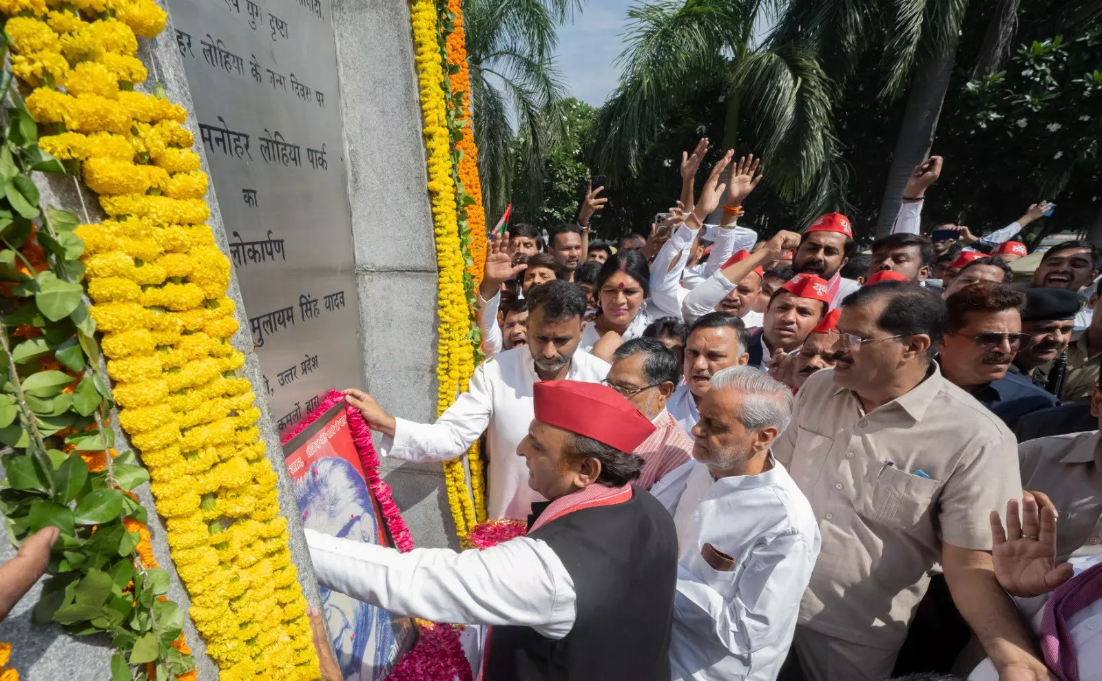 ‘BJP discriminates, its policies destructive’, says Akhilesh, points at hunger index